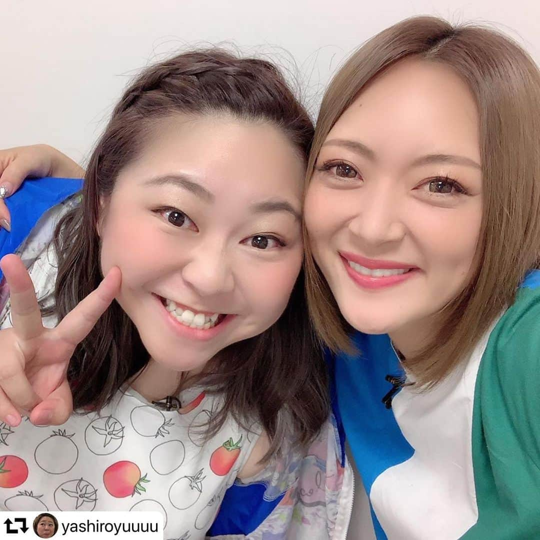 みかんさんのインスタグラム写真 - (みかんInstagram)「皆さんごめんなさい🙇‍♀️ インスタをいじっていたら昨日の投稿、間違えて削除してしまいました。 アーカイブを押したら無くなってしまいました😫 せっかく沢山のいいね！コメント下さったのに本当にごめんなさい。 引き続きポチッとお待ちしてます🍊 改めて、昨夜の今くら見て頂きありがとうございました😊優ちゃんとは昔から色々と言い合える仲です♫ クオリティ低いものまねも多々あるけど、私だって低いのめちゃあるし🤣 でも優ちゃんには優ちゃんにしか出せない味があり私が同じように笑いを取ろうと思ってもそこはマネ出来ないんですよね(๑˃̵ᴗ˂̵) それにしても名前言うの楽だったなぁ(笑) 芦田愛菜だよ🥰 優ちゃんの記事もrepostしてます💕 ↓↓↓ #repost @yashiroyuuuu ・・・ 『今夜くらべてみました』見てくださってありがとうございましたぁ‼️‼️‼️‼️ 楽しすぎる収録でした🤣‼️‼️‼️ みかんさんとプチ言い合いみたいになったけど、仲良しなんで皆様ご安心を笑笑☺️‼️‼️ みかんさんは、子育てしながらお仕事もしていて、しかももうすぐ二児のママよ？！かっこよすぎでしょ‼️‼️‼️憧れますっ♥️ これからも良き仲間&良きライバルとしてよろしくでーす😘😘😘 そして皆様！ #ものまねグランプリ もよろしくお願いします😆♥️♥️ #みかん さん #もうすぐ生まれるのはどっち？！ #今夜くらべてみました #やしろ優」9月26日 10時04分 - mikan02241984