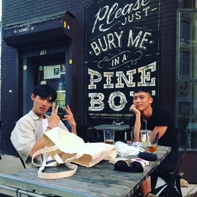 柳喬之さんのインスタグラム写真 - (柳喬之Instagram)「Having a coffee with @sumikonoie in Brooklyn 🌞 とある日のなおきさんとコーヒーとわたし☕️ #editorial #fashion #newyork #nycmodel #fashionmodel #editorialmodel #NYFW #malemodels #asianmodel #asianmen #asianguys」9月26日 10時04分 - dvdtyng