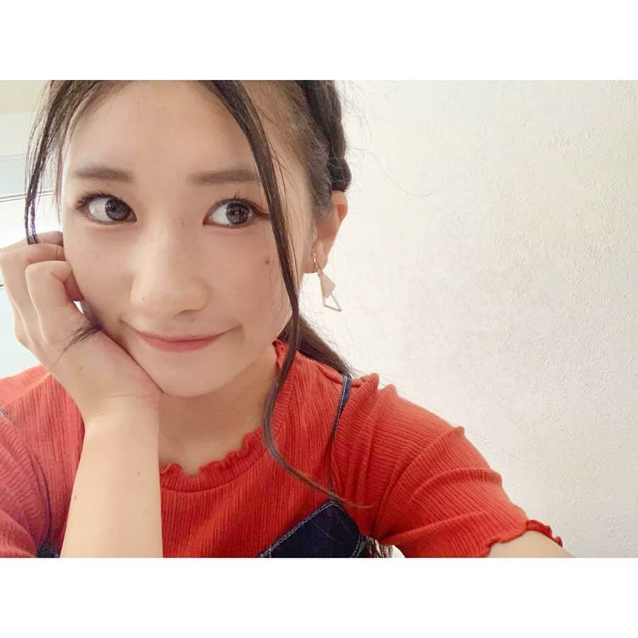 加藤一華さんのインスタグラム写真 - (加藤一華Instagram)「. 自撮りする時、スマホ画面見がち。笑 . いいね！の数が見えなくなったけど 私からはちゃんと見えているので 変わらずいいね💗してくれたら 嬉しいです(  ˇᴗˇ)｡o* . #me #girl #selfie #いいね」9月26日 20時04分 - ichika_kato