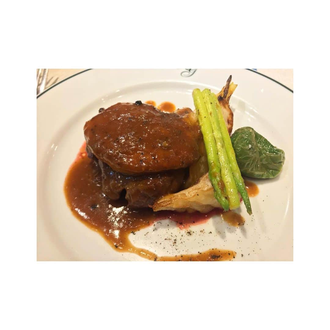森脇加奈子のインスタグラム：「． 🦆×🐂」