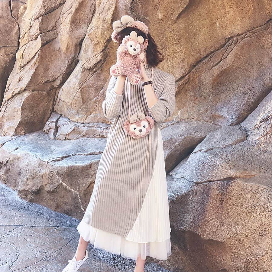 のインスタグラム：「. . 涼しく なったね 〜 ‼︎ 日 当たると めっちゃ 暑いけど … . 秋服 少しづつ 増えてきた 〜 ❃ ❃ . . one piece と skirt は どちらも @fifth_store の もの だよ っ ♡！ . 40% off クーポン 出てたよ ☺︎ . . . #fifth #fifthtl #フィフス #code #fashion #ootd #outfit #coordinate #style #stylepoint #instafashion #instagood #instalike #ファッション #コーディネート #コーデ #プチプラ #プチプラコーデ  #プリーツドッキングニットワンピース #高身長コーデ #カジュアル #秋アウター #ワンピースコーデ」