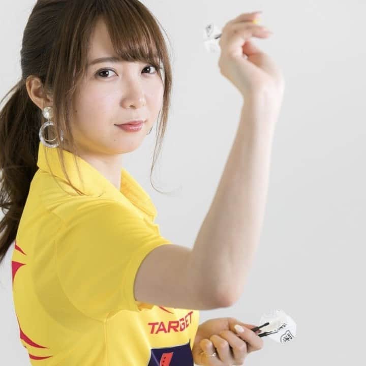 のインスタグラム：「【公式サイトがリニューアルしました！】﻿ ﻿ ﻿ 森田真結子の公式サイトがお引越し！﻿ (URLはそのまま、中身がごっそり変わったよ！)﻿ スマートな感じになりました‥♡﻿ ﻿ ﻿ ﻿ SNSはもちろん、イベント情報やスポンサー様や私のグッズ情報なんかも、ぜーんぶまとめて見れるように、、、しますので(まだ完成ではない‥)﻿ ﻿ サイトの成長も一緒に見守っていただけたらと思います！﻿ ﻿ ／ みんな！﻿ mayodarts.com で﻿ ＼  検索だー！！！﻿ ﻿ ﻿#引越し #まよんぬ #ダーツ #darts #飛鏢﻿ #ダーツ女子 #ダーツプロ #オフィシャルサイト  #Officialsite」
