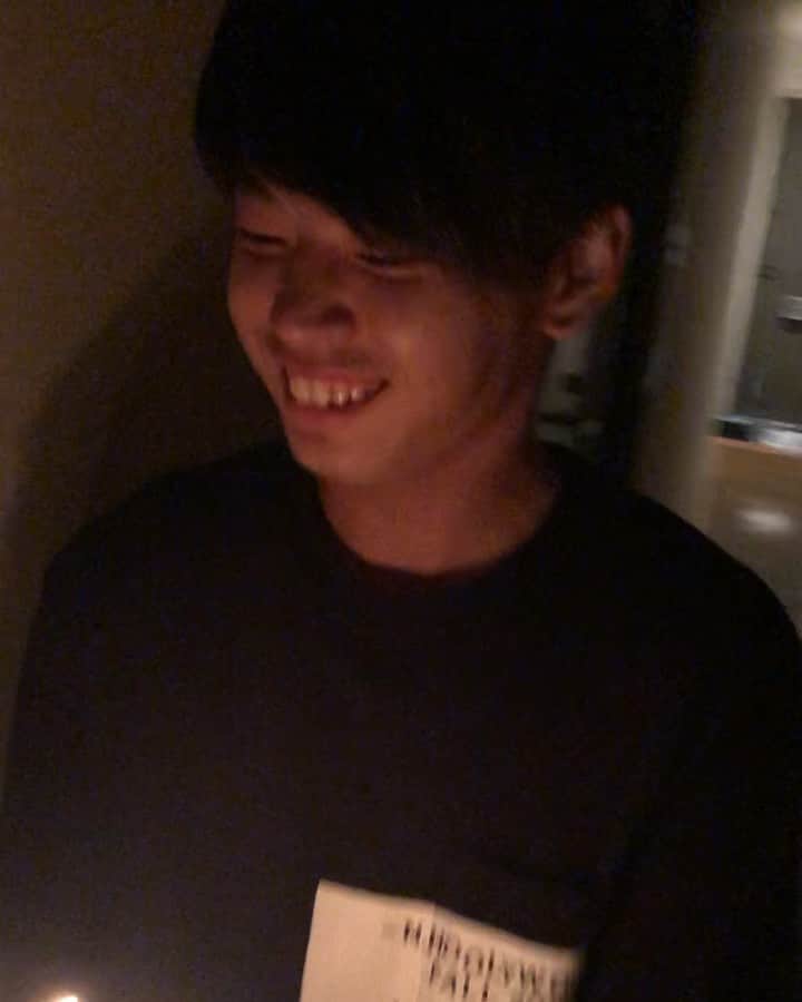チョ・ヨンチョルのインスタグラム：「いっぱつで けせないのかい！！笑 サチロー 誕生日おめでとう！🎉」