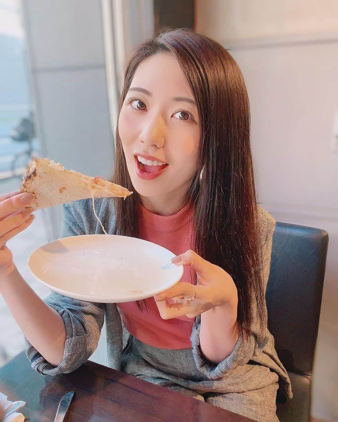 山岸逢花さんのインスタグラム写真 - (山岸逢花Instagram)「ぴじゃ🍕🍕🍕 . 最近結構ピザを食べるのだけど いろんなピザがありますなぁ🤔 . . . #山岸逢花 #あいぱん #ジャストスマイル #AV女優 #AV #撮影 #攝影 #人像攝影 #外拍 #拍照 #寫真 #自拍 #selfie #aikayamagishi #Japanese #Japanesegirl #asiangirl」9月26日 20時50分 - ayakayamagishi_