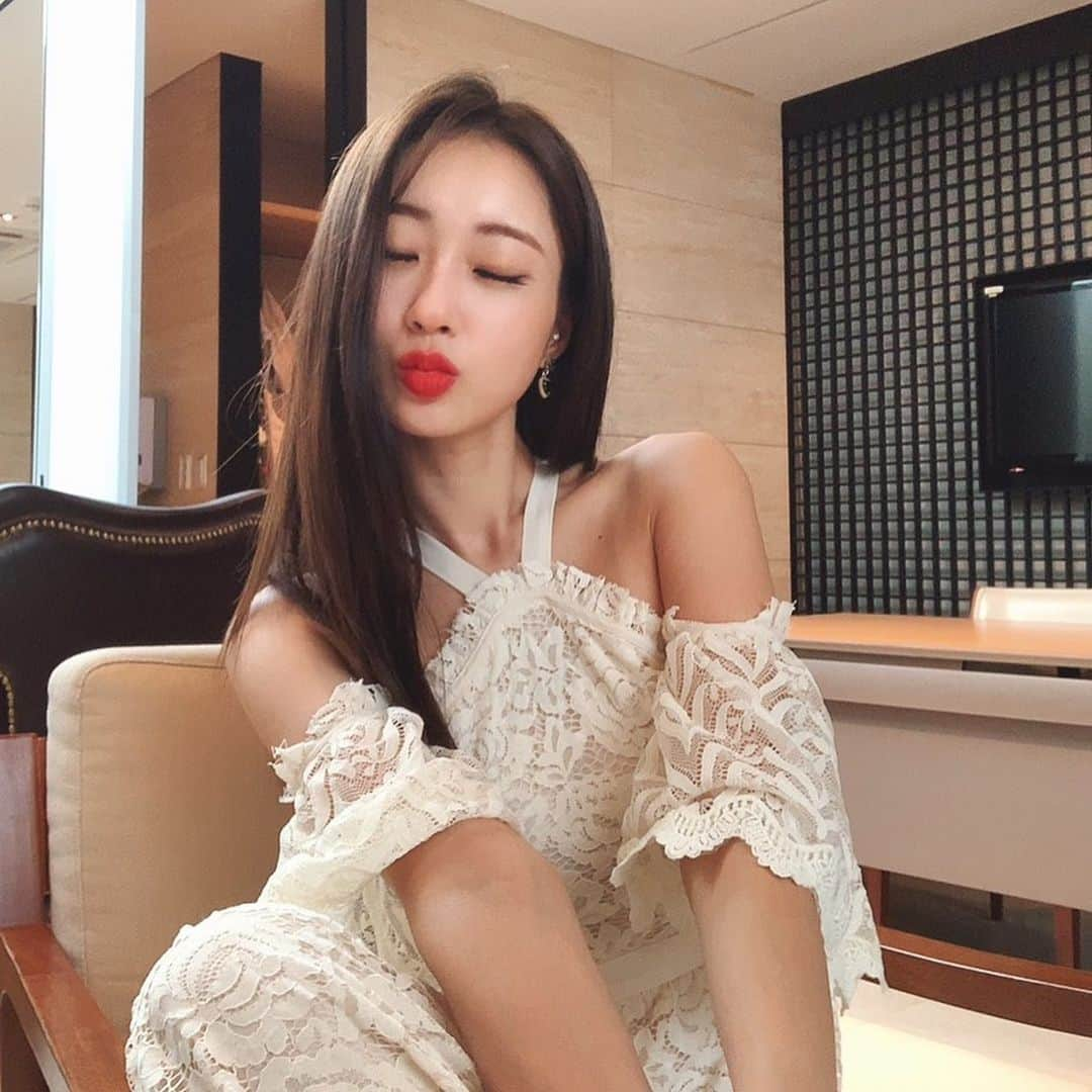 ギョンリ さんのインスタグラム写真 - (ギョンリ Instagram)「움.💋목요일은 #섹션티비」9月26日 21時10分 - gyeongree