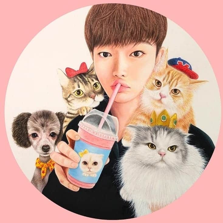 ユン・ギュンサンのインスタグラム：「#귱양쿵똠몽솜 가족사진. 너무나너무나  감사해요ㅠ.ㅠ . @yeonwoo_world  양이랑 솜이까지.. 감사합니다^^」