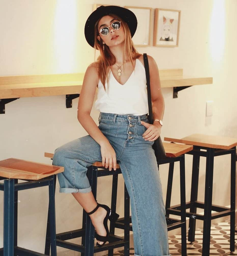 SHEINさんのインスタグラム写真 - (SHEINInstagram)「A combination you def need. @valspita Shop 'SHEIN Button Fly Wide Leg Denim Jeans' link in bio. ID:704994 #SHEIN #SHEINgals #SHEINstyle #SHEINfw2019 #denim #jeans」9月26日 21時23分 - sheinofficial