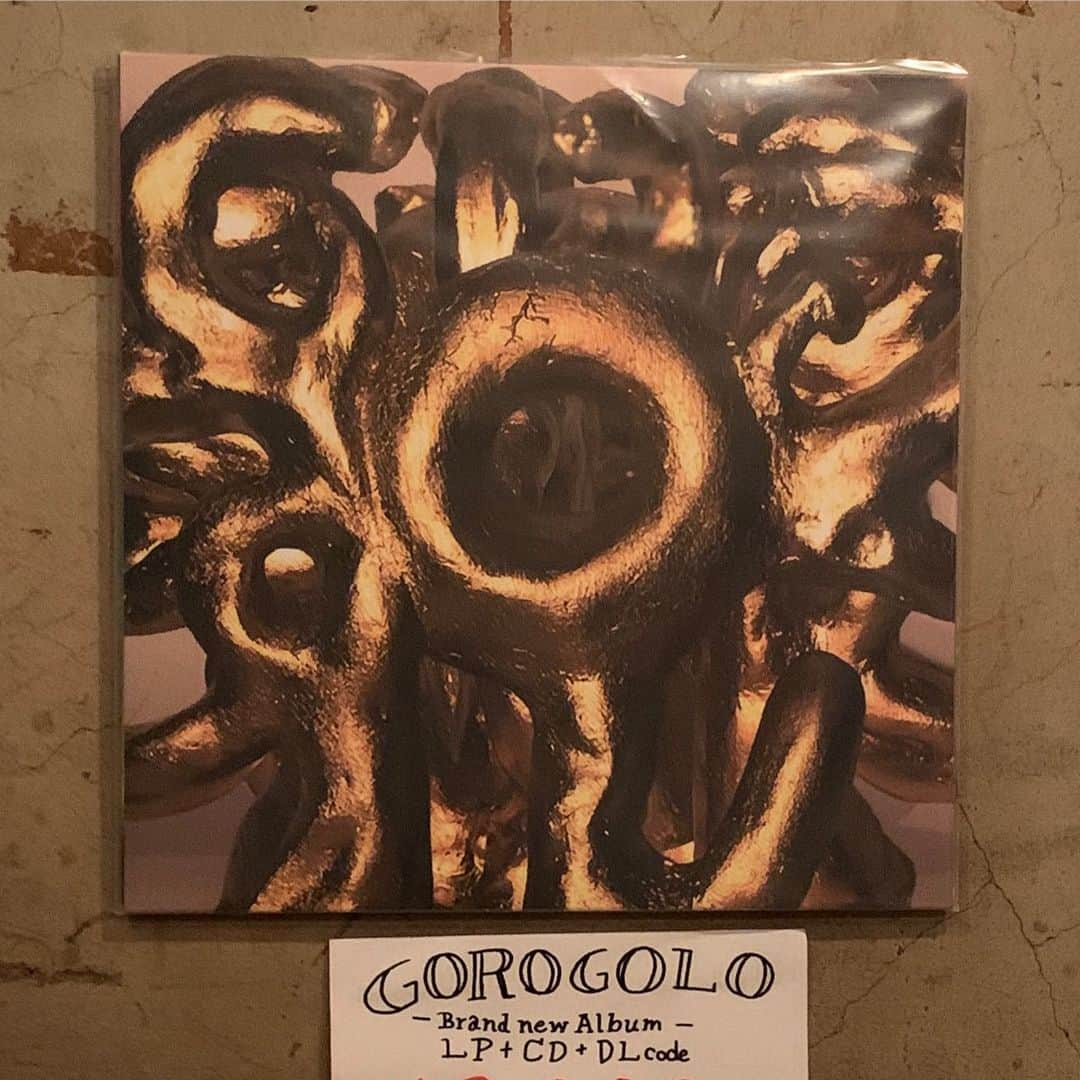 松田岳二さんのインスタグラム写真 - (松田岳二Instagram)「GORO GOLOの新譜はVINYL+CD+DL。どうしても涙腺がゆるんでしまう曲がある。どうしてもウオ〜って叫びたくなる曲がある。どうしても一緒に歌ってしまう曲がある。ビビっちゃわないように聴き続けるよ」9月26日 12時39分 - cbsmgrfc