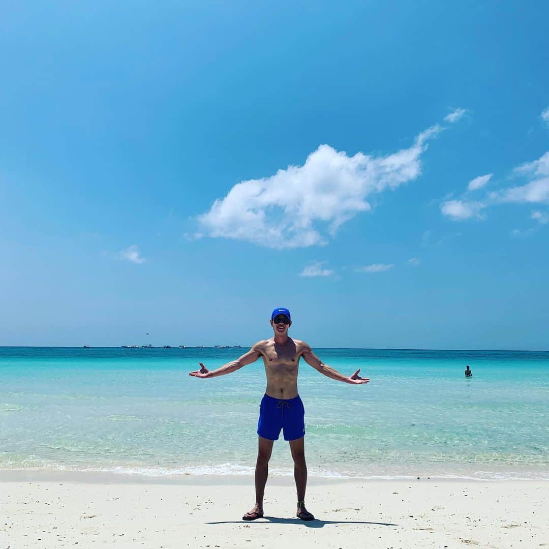 イテソンさんのインスタグラム写真 - (イテソンInstagram)「🏝」9月26日 13時15分 - taeseon.official