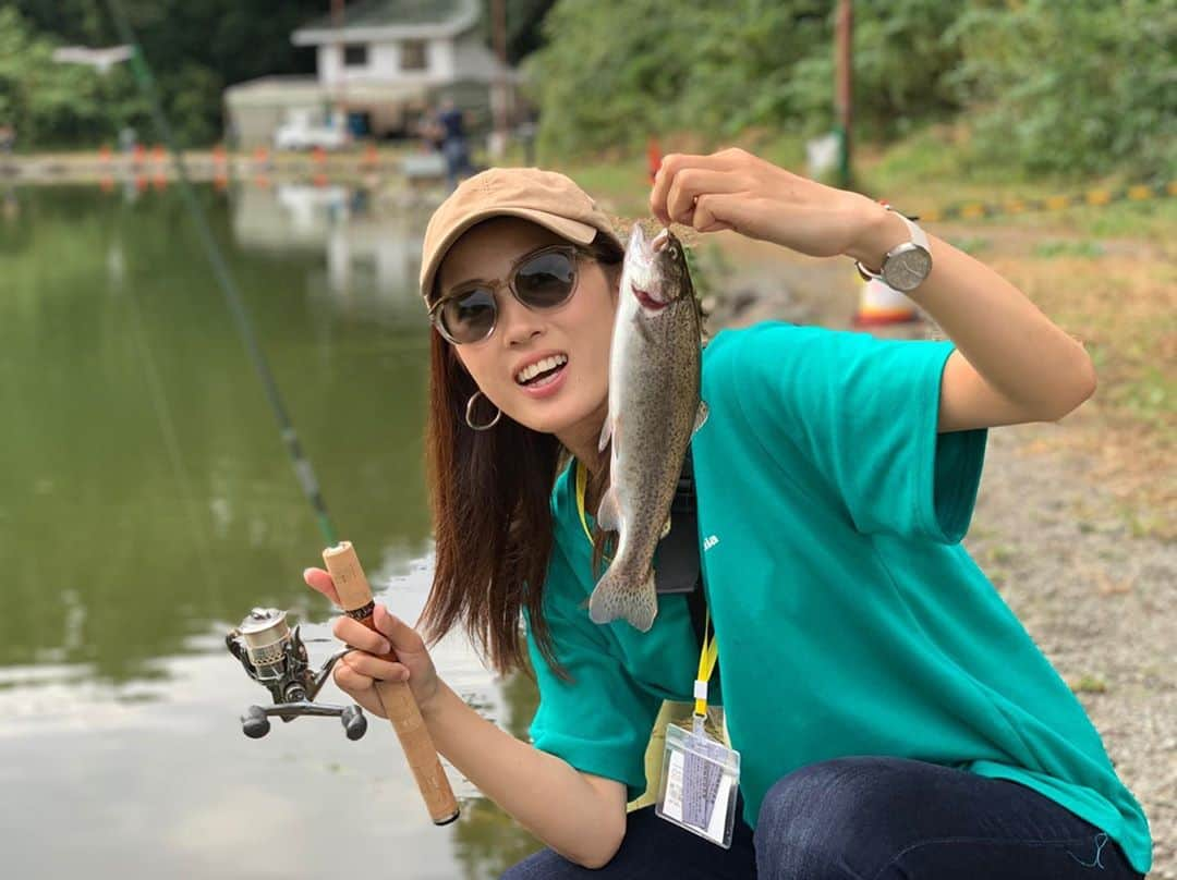 岡田万里奈さんのインスタグラム写真 - (岡田万里奈Instagram)「. . . フィッシュオン王禅寺🐟 . 都内から１時間足らずで行けるから好き。 . 久々に菅釣り行ったら、 やっぱり下手だった…笑 . . . #フィッシュオン王禅寺 #釣り #釣り好き #エリアトラウト #ニジマス #釣りバカ #釣り人 #釣りガール #釣り女子 #areatrout #rainbowtrout  #fishing #lurefishing  #angler  #オカマリが釣ってきた」9月26日 13時44分 - lovendor_okamari