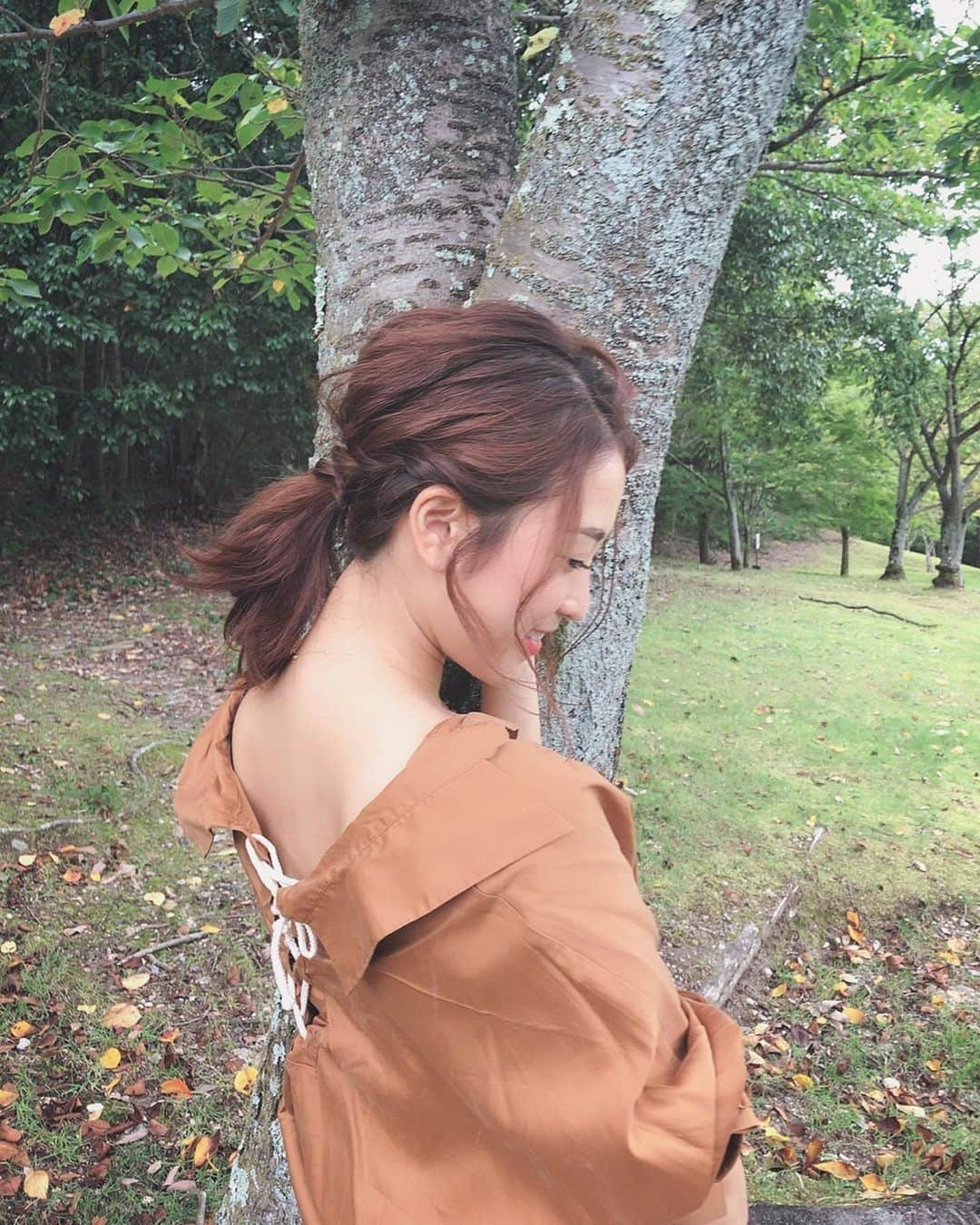 柚月めいさんのインスタグラム写真 - (柚月めいInstagram)「. 色んな所に秋が🍁🍂 . . #portrait#photo#pic#camera#natural#自然#太陽ヶ丘公園#park#ootd#fashion#autumn#どんぐり#撮影#follw#instadiary#京都 #柚月めい」9月26日 15時01分 - meimei.yuzu