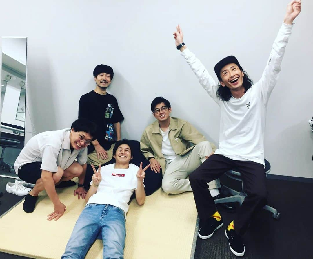 多田智佑さんのインスタグラム写真 - (多田智佑Instagram)「同期のGAGとユニットライブ トットこジエ太郎でした！ ２組だけでイベントすんの初めてで楽し過ぎてアッと言う間の75分でした！ 75分！？イベント尺珍し！！笑 次回も来て下さいねー！！ #トット #GAG #幕張イオンモール劇場」9月26日 15時53分 - tottotada