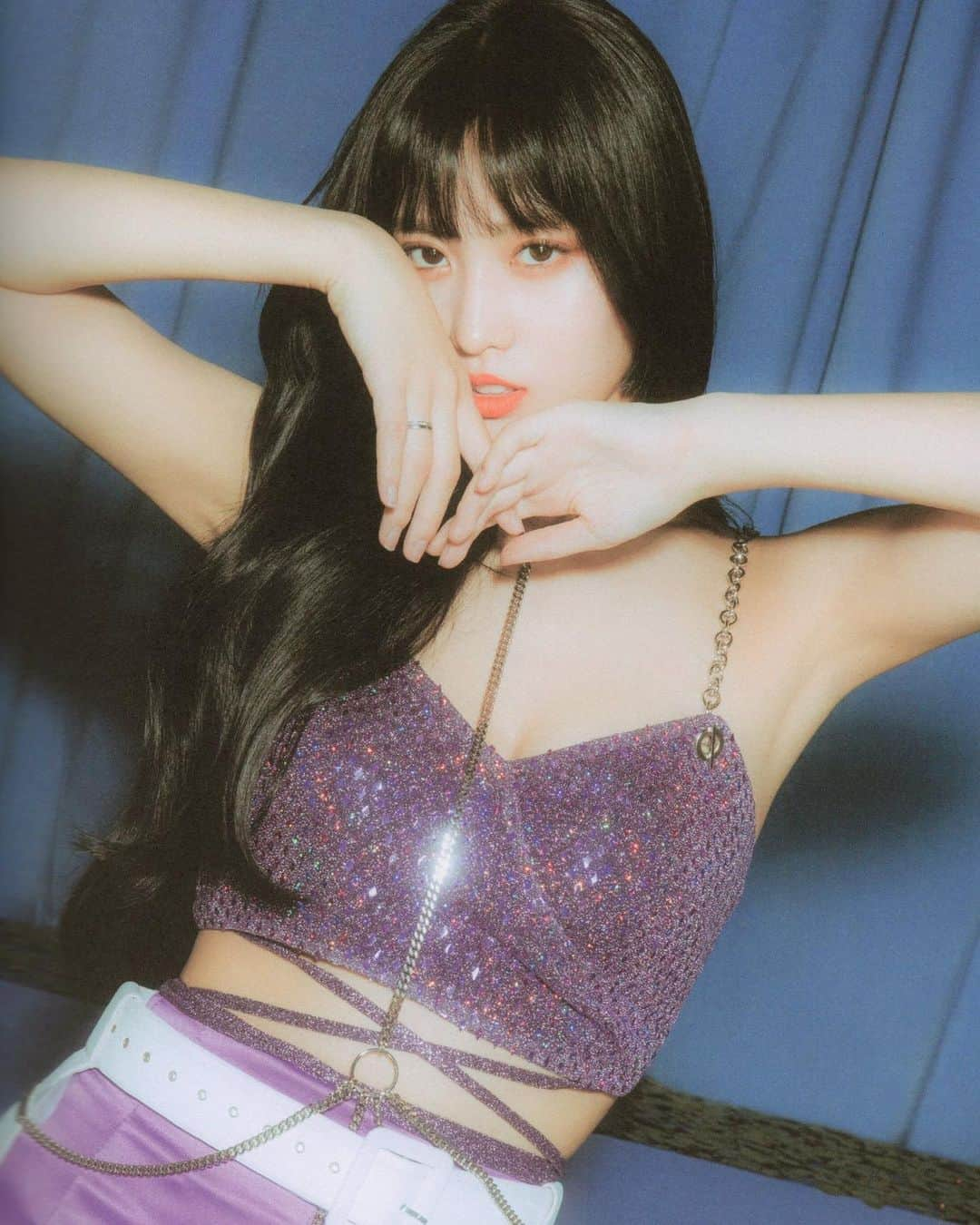 モモさんのインスタグラム写真 - (モモInstagram)「♡ [Scan] 190926 - 《Feel Special》Photobook B Ver. -  #MOMO #트와이스 #모모 #平井もも #もも #TWICE © vampiretwice」9月26日 16時25分 - momojype