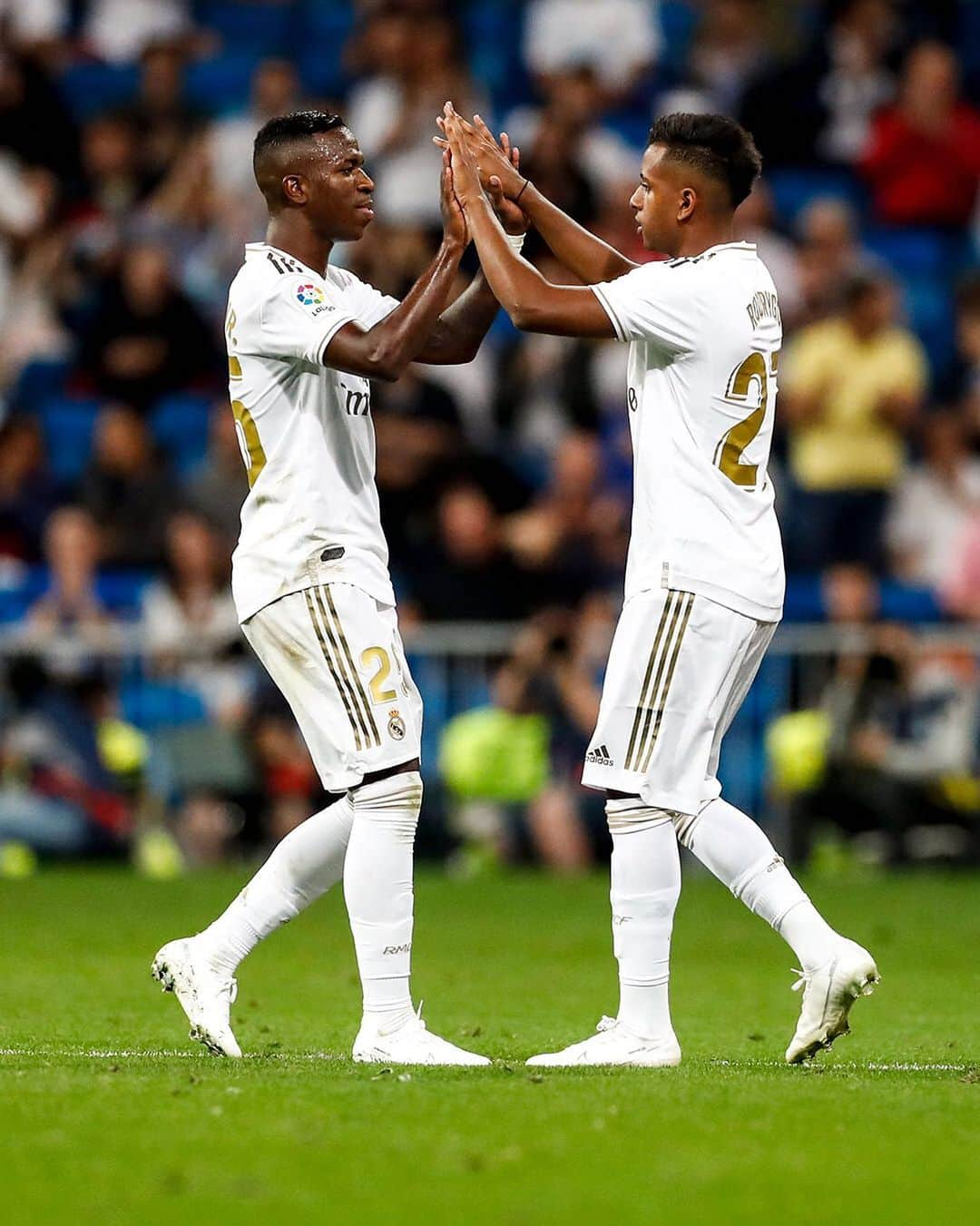 レアル・マドリードさんのインスタグラム写真 - (レアル・マドリードInstagram)「🇧🇷🙌 BRAZUCAS! ⚽ 36' @ViniciusJr ⚽ 72' @RodrygoGoes  #RMLiga | #HalaMadrid」9月26日 17時18分 - realmadrid