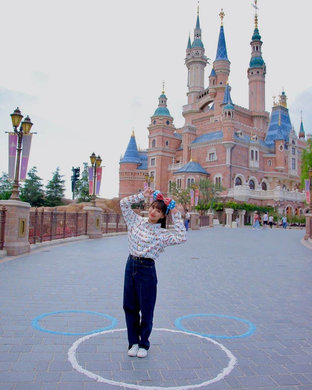 荻野可鈴さんのインスタグラム写真 - (荻野可鈴Instagram)「、 上海旅行に行ってきました✈️ 市内まわったり、上海ディズニーランドにも。 初上海にテンション上がりまくった〜 徐々に写真あげていきますよう✌️✌️ #荻野可鈴 #夢アド」9月26日 17時43分 - karin_ogino