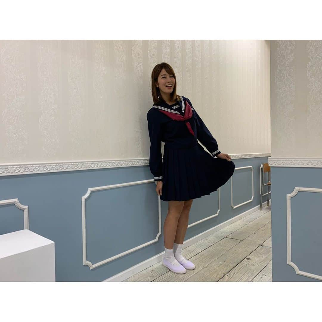 稲村亜美さんのインスタグラム写真 - (稲村亜美Instagram)「昨日のスポーツ内閣みてくれた方ありがとうございました😊 世界陸上、個人の競技ももちろんですが特にリレーは楽しみです！！ 誰が出るのかも順位も期待しちゃいます😍 セーラー服は中学生の頃来てたので懐かしい気持ちになっちゃいました！！！ 決めポーズからのどうぞポーズお楽しみください🥰笑  #スポーツ内閣 #今夜は23時からプロ野球ニュースです #ぜひフジテレビONEでみてください ❤️」9月26日 17時41分 - inamura_ami