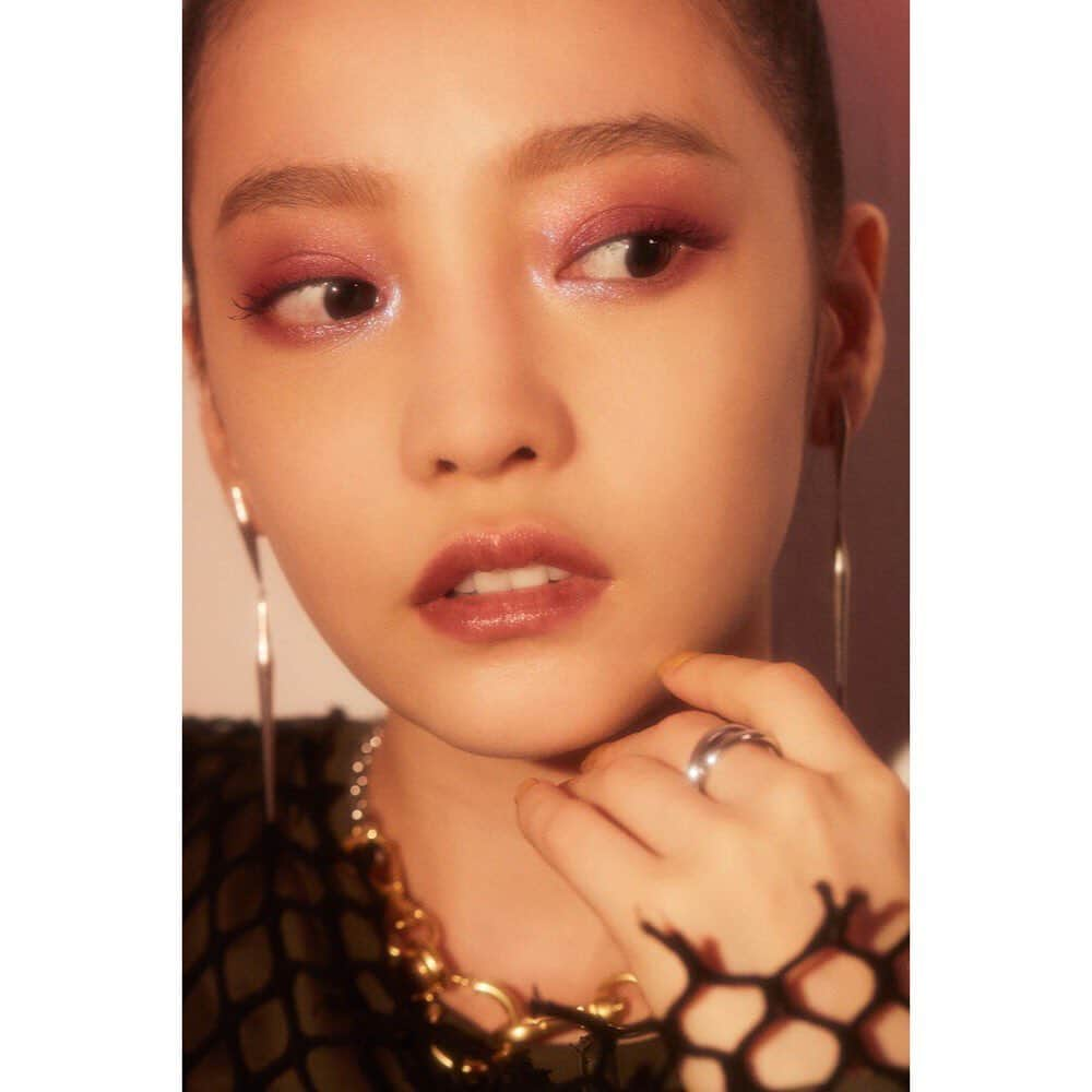 ク・ハラさんのインスタグラム写真 - (ク・ハラInstagram)「NYLON JAPAN & HARA Beauty  皆さんチェックしてくださいね💕  https://www.nylon.jp/tokyoitgirlbeauty/143」9月26日 17時42分 - koohara__