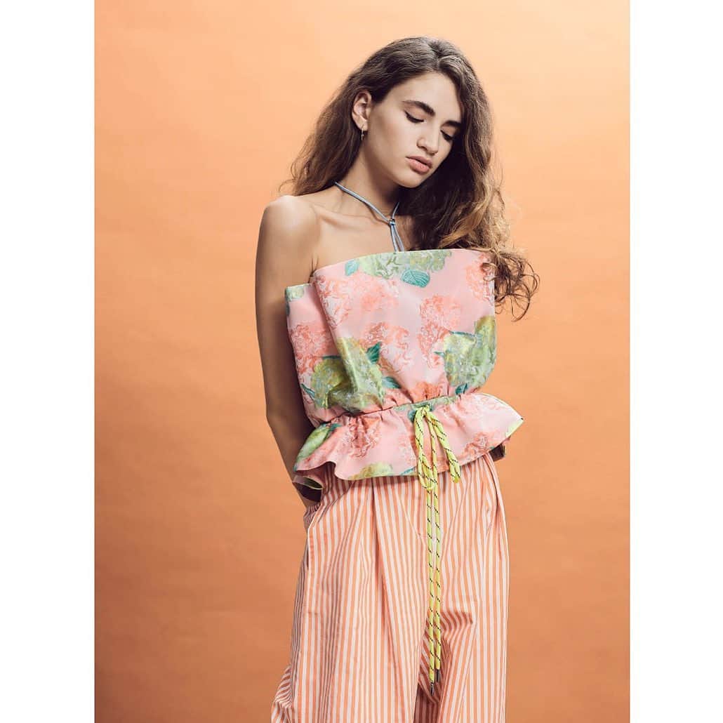オージュールルジュールのインスタグラム：「@aujourlejour_official #ss20 🍿」
