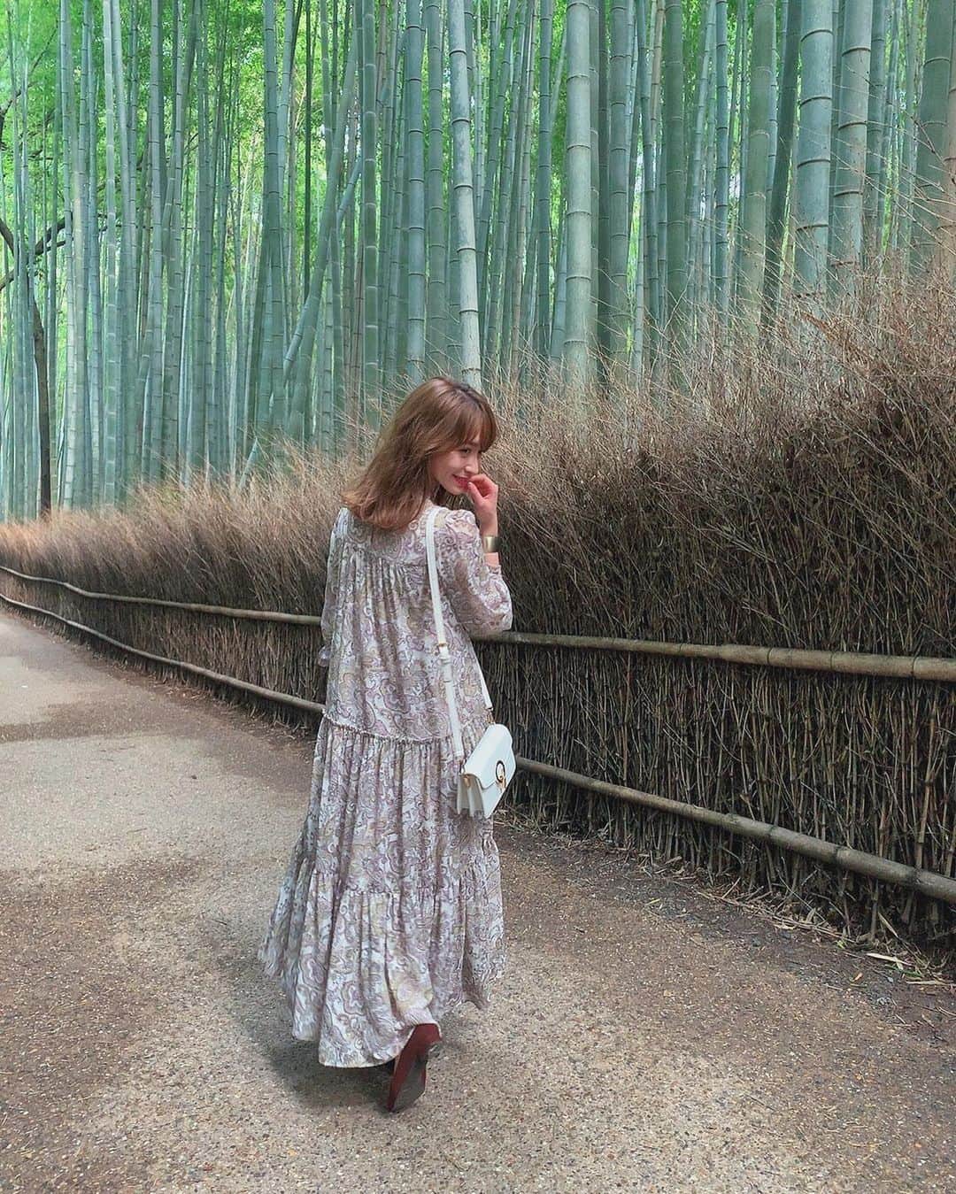 野崎萌香さんのインスタグラム写真 - (野崎萌香Instagram)「今月のand GIRL 10月号では 大好きな京都をnaviしています🌿  灼熱の京都で頑張って撮影してきたので 是非ご覧になって下さい❣️」9月26日 17時56分 - moeka_nozaki