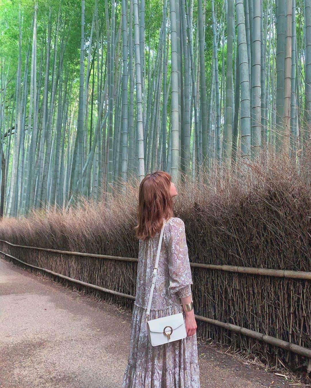 野崎萌香さんのインスタグラム写真 - (野崎萌香Instagram)「今月のand GIRL 10月号では 大好きな京都をnaviしています🌿  灼熱の京都で頑張って撮影してきたので 是非ご覧になって下さい❣️」9月26日 17時56分 - moeka_nozaki