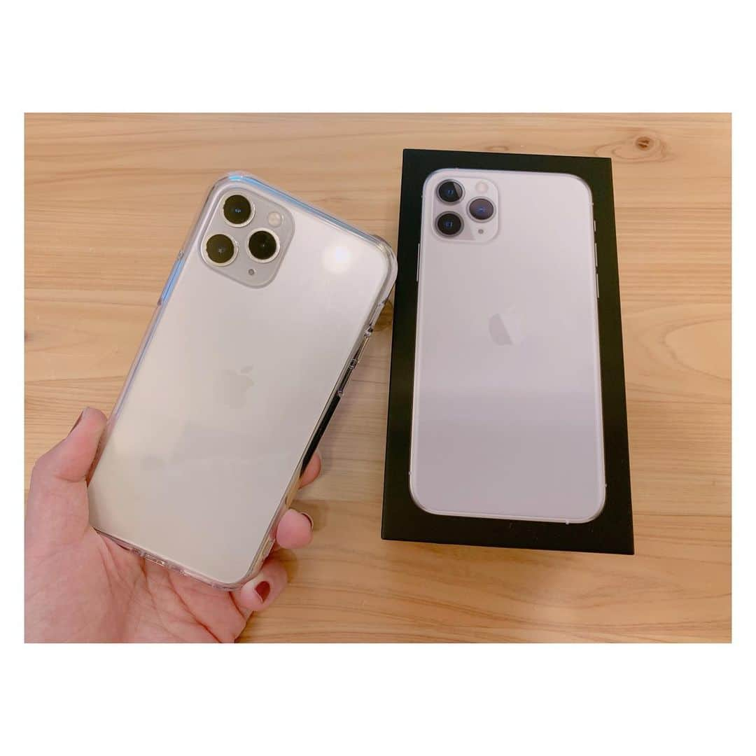 辻希美さんのインスタグラム写真 - (辻希美Instagram)「iPhone11 pro❤️ getん🤤💕 #iphone11pro #シルバー #512ギガ #get #噂の #タピオカカメラ  #嬉しい #楽しみ #只今データ移行中 #LINE  #全然進まん #頑張れ #写真撮るの楽しみだな #今は前iPhoneからup中 #iphonexs」9月26日 18時09分 - tsujinozomi_official