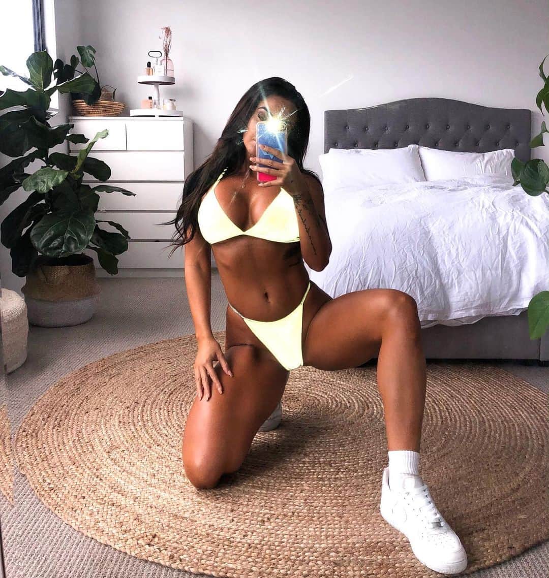 Steph Paccaさんのインスタグラム写真 - (Steph PaccaInstagram)「On some typa glow up 🤭✨ @fashionnova #novababe」9月26日 18時07分 - steph_paccaa