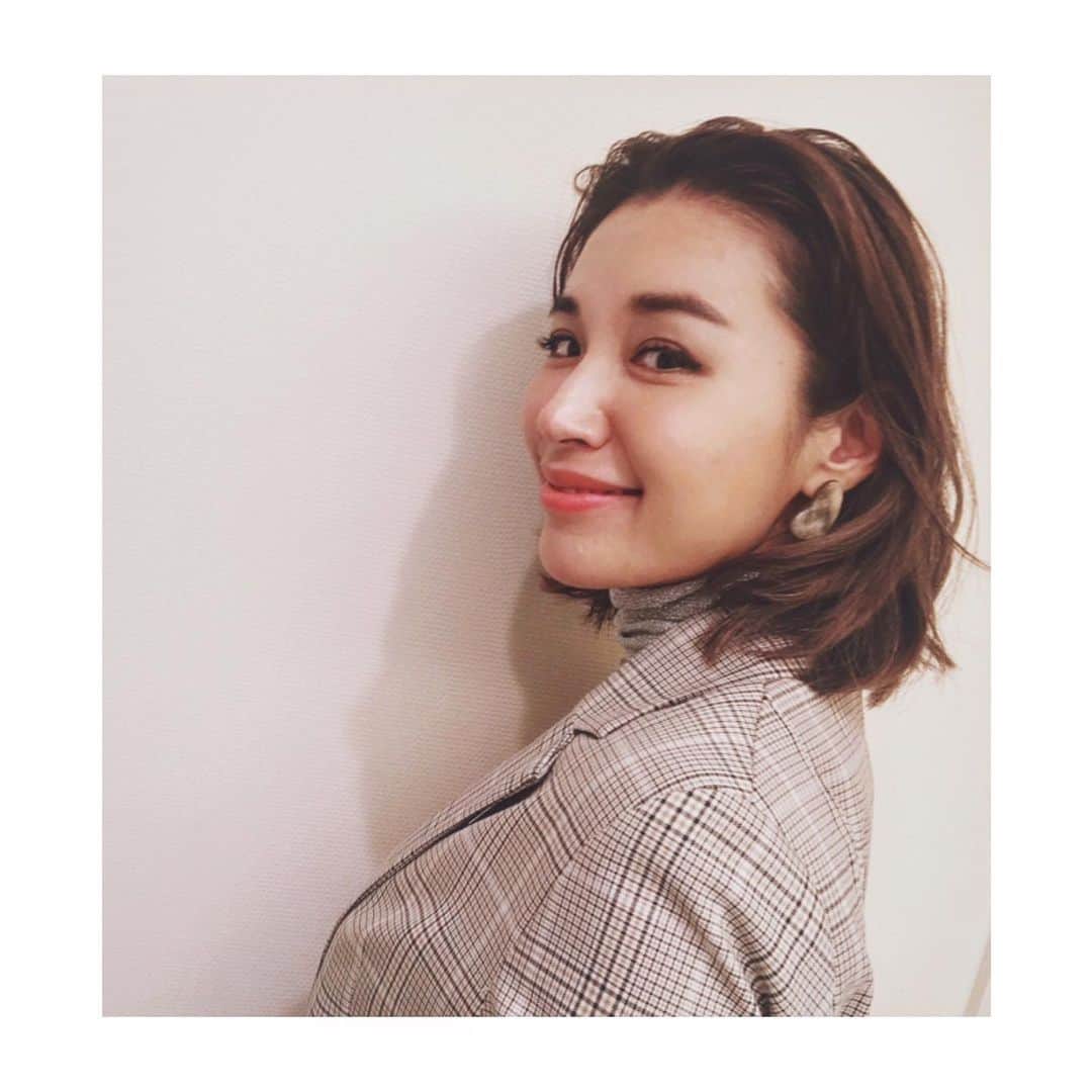 鈴木紗理奈さんのインスタグラム写真 鈴木紗理奈instagram 今秋のピアスが完成しました 今日から一般発売開始しました アクセサリーやら色々 作らせて貰ってて 有難いことによく売れます クオリティーもいつも最高で 今回も天然素材made In Japanでござい