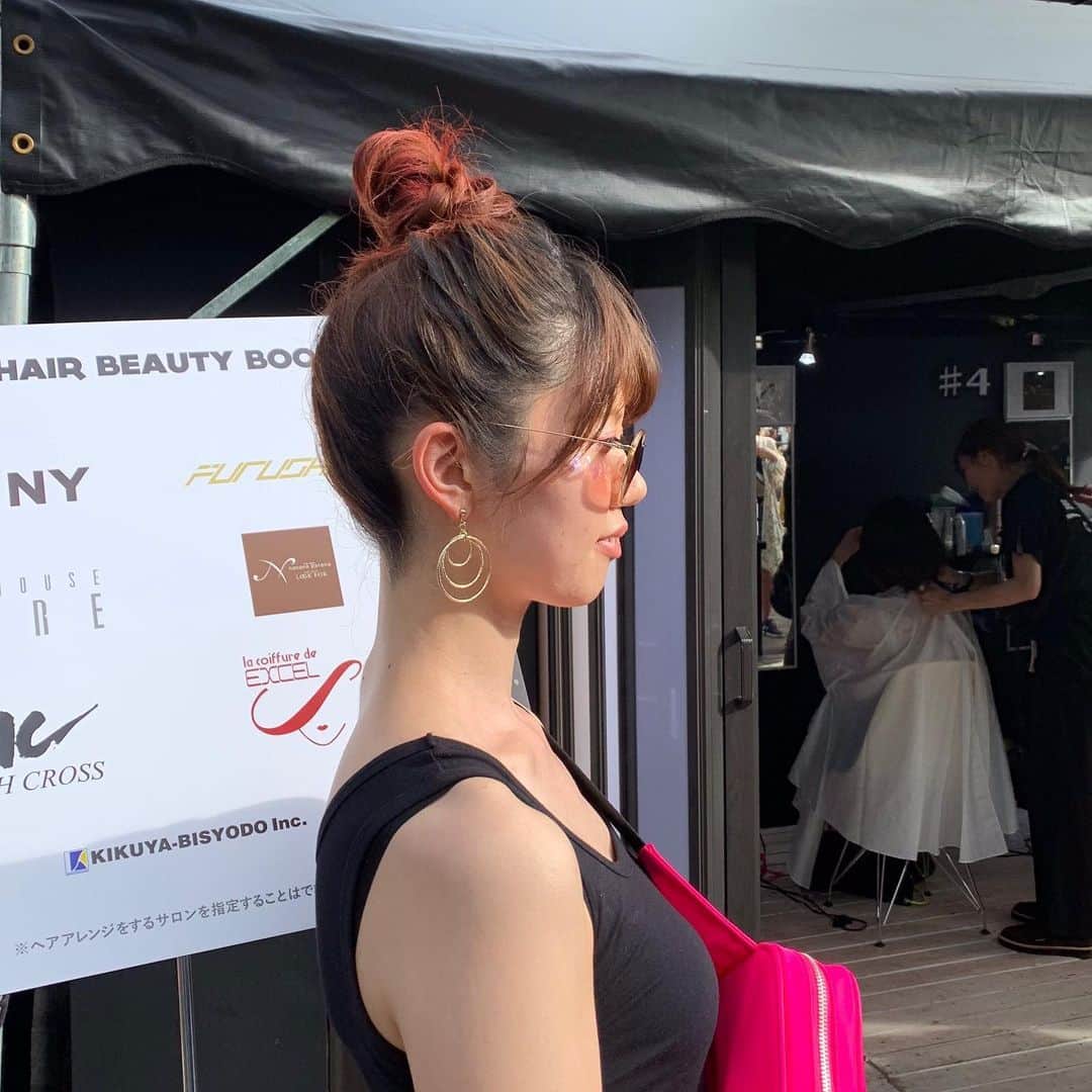 EXCEL official instagramさんのインスタグラム写真 - (EXCEL official instagramInstagram)「ULTRA japan Hair beauty boothに今年も参加致しました. ご来場頂いたお客様に様々なヘアアレンジをしましたのでぜひご覧ください✨ #ultrajapan #ultra #ウルトラ #ウルトラジャパン #ヘアアレンジ #ヘアーアレンジ #パーティーヘア #パリピ #パリピヘアー #お団子アレンジ #編み込みヘア #編み込みアレンジ #ヘアセット #カラー #ヘアカラー #ウルトラヘアー #前髪アレンジ #結婚式ヘア #結婚式アレンジ  #浴衣ヘアアレンジ #簡単ヘアアレンジ #小物ヘアアレンジ #ハーフアップ #ハーフアップアレンジ #シニヨンアレンジ #くるりんぱ #くるりんぱアレンジ #三つ編み風アレンジ #三つ編み #大人ヘアアレンジ」9月26日 18時21分 - excel_hair