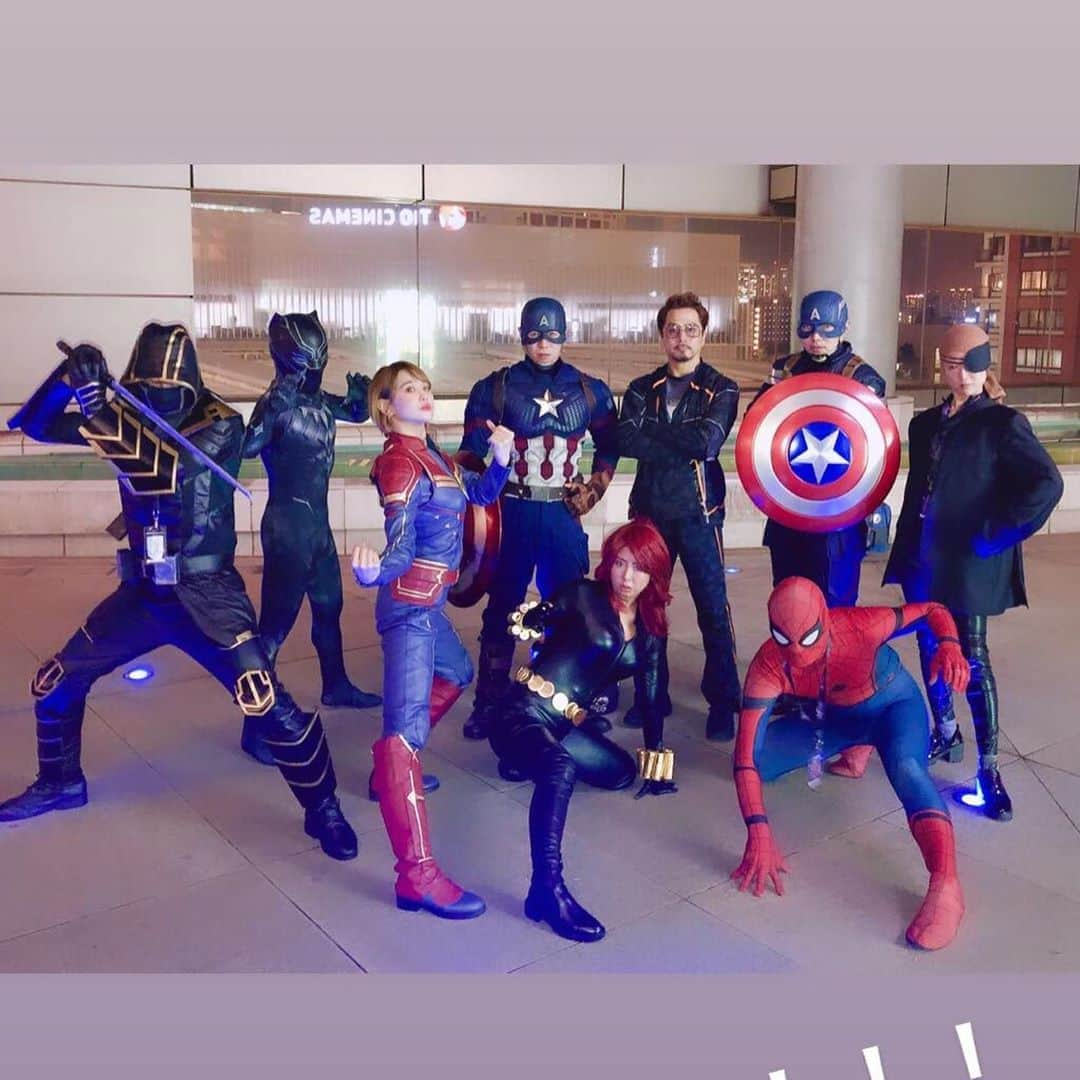 日向カンナさんのインスタグラム写真 - (日向カンナInstagram)「アベンジャーズ 好きなんですか❓っと聞かれるので、、、 大好きです🥺🥺🥺！ エンドゲームは何度見ても、涙が出ます😢💦大好きなアイアンマンにもう会えないのが寂し過ぎて、休みの日ふ都内や海外のアベンジャーズ にいっぱい会いに行ってますよ☺️💓 ・ ちゃっかり、カンナ&みゆでアベンジャーズ のYouTubeを少しやっているので、良かったら検索して観てくださいね😉🌷「カンナ&みゆ」で出てきます♪ まだまだ未熟な知識ですが、好きな気持ちは止まりません💕 ・ 今はエージェントオブシールドを1日一話とか見て、裏側も勉強中です☺️✨ ・ グッズとして集めているのは、MARVELと、ワンピースと、トイストーリー😊🌈 私の人生も、冒険であり続けますっ❗️ ・ 皆さんは、映画やアニメでハマってるものとかありますか🦸‍♀️？？？ ・ #アベンジャーズ #marvel #marvellegends #マーベル #ヒーロー  #マーベル好き #トイサピエンス #原宿 #ワンピース #トイストーリー #カラフル #人生は冒険 #冒険好き #ヒーローになりたい #キャプテンアメリカ #アイアンマン #キャプテンマーベル #コスプレ #夢 #憧れ #目標 #趣味 #冒険 #強い女性 #かっこいい #ショートヘア #youtube #エージェントオブシールド」9月26日 18時24分 - kanna_hinata