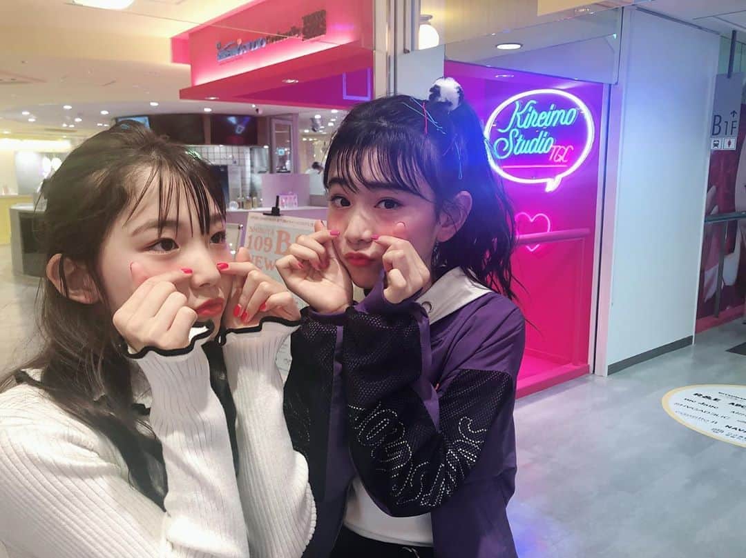 ニコ☆プチのインスタグラム：「💞💞💞💞 ゆびはーと✌︎❤︎ . . #井口虹姫  #近藤藍月  #あきここ」