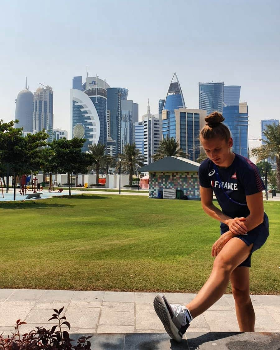 Amandine BROSSIERさんのインスタグラム写真 - (Amandine BROSSIERInstagram)「Acclimatation et dernières préparations avant l'entrée en compétition. 🌡️🏃🏼‍♀️ #J-2 #iaafdoha2019 #worldchampionships #athletics #ffa #ensemble #4x4 #400m」9月26日 18時43分 - amandine.brossier