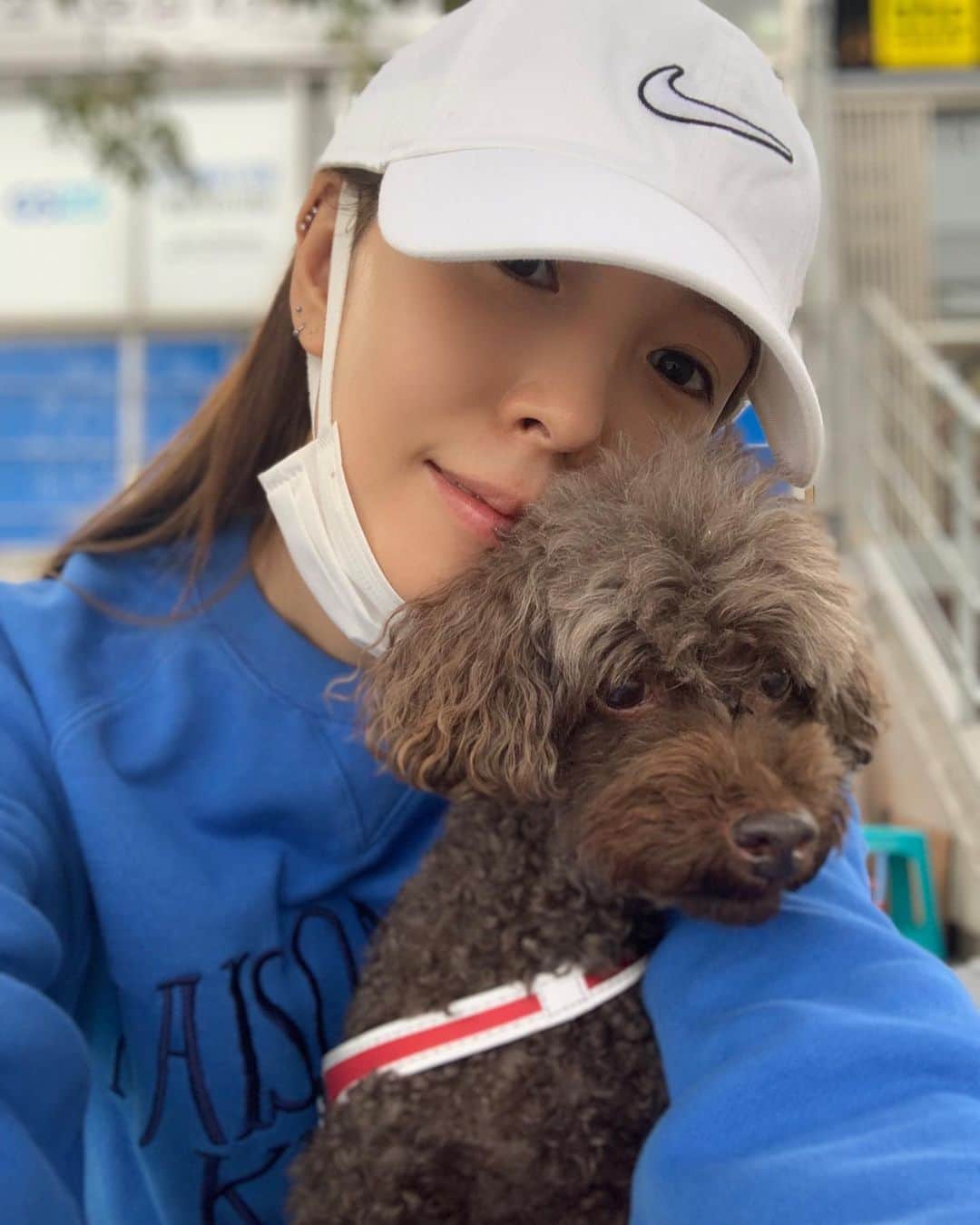 BoAのインスタグラム：「오랜만에 파마랑 데이뚜우우~~ 날씨 좋다😍」