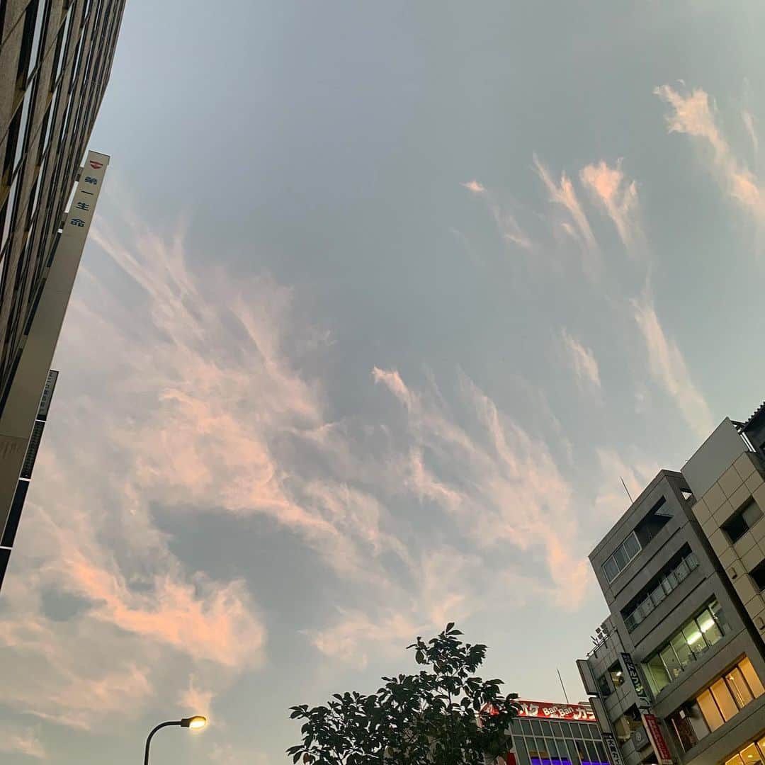 萩原舞さんのインスタグラム写真 - (萩原舞Instagram)「☁️♡﻿ すっごくドタバタしてるの時に、﻿ 空がキレイだと気持ちが少し落ち着くの」9月26日 19時16分 - mai_hagiwara_22462