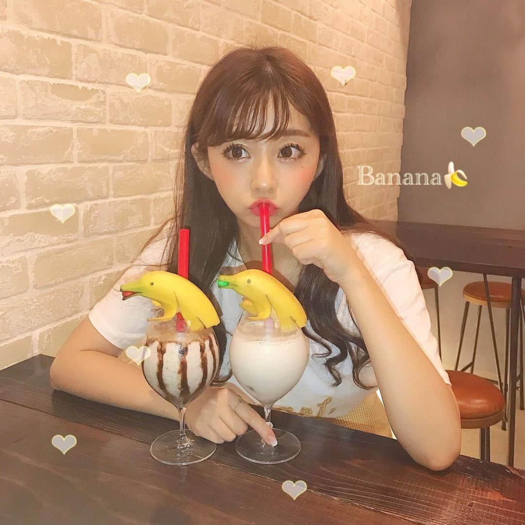 横田亜美さんのインスタグラム写真 - (横田亜美Instagram)「❤︎ ばなじゅーだいすき🍌 . お店は地下で暗めの照明だから ライト必須☝️( ◠‿◠ )💘 . . そしてそして、 コンタクト新しいのまた 新調してしまった👁👁💘 . 今度は白石麻衣ちゃんモデルの feliamo お色カプチーノ☕️ DIA14.2 で程よい感じ✌️✨ . @be.girl_official で2箱買うと 1箱無料キャンペーンしてたヨ💕 . . #カラコン #フェリアモ #ワンデーカラコン #おすすめカラコン #カラコンビガール #begirl #カラコン着画 #白石麻衣 #まいやん #乃木坂46 #バナナ #バナナジュース #🍌#金山カフェ #名古屋カフェ #インスタ探検隊」9月26日 19時28分 - amimi0218