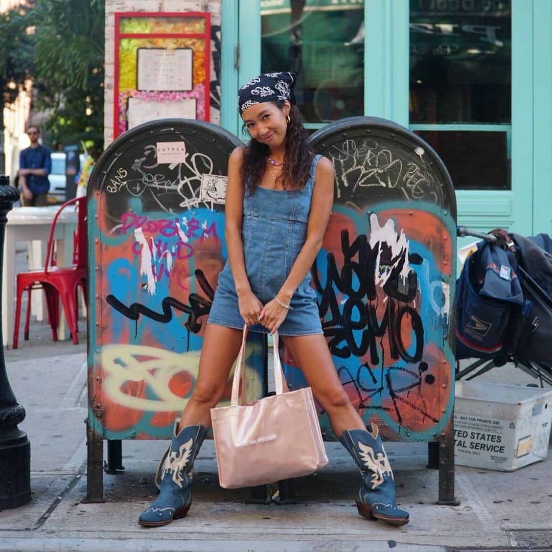 UlalaGirlのインスタグラム：「New @see.you.yesterday.2017 bags are dropped💚get yours ASAP!  PC papi aka  @at_thegreat」