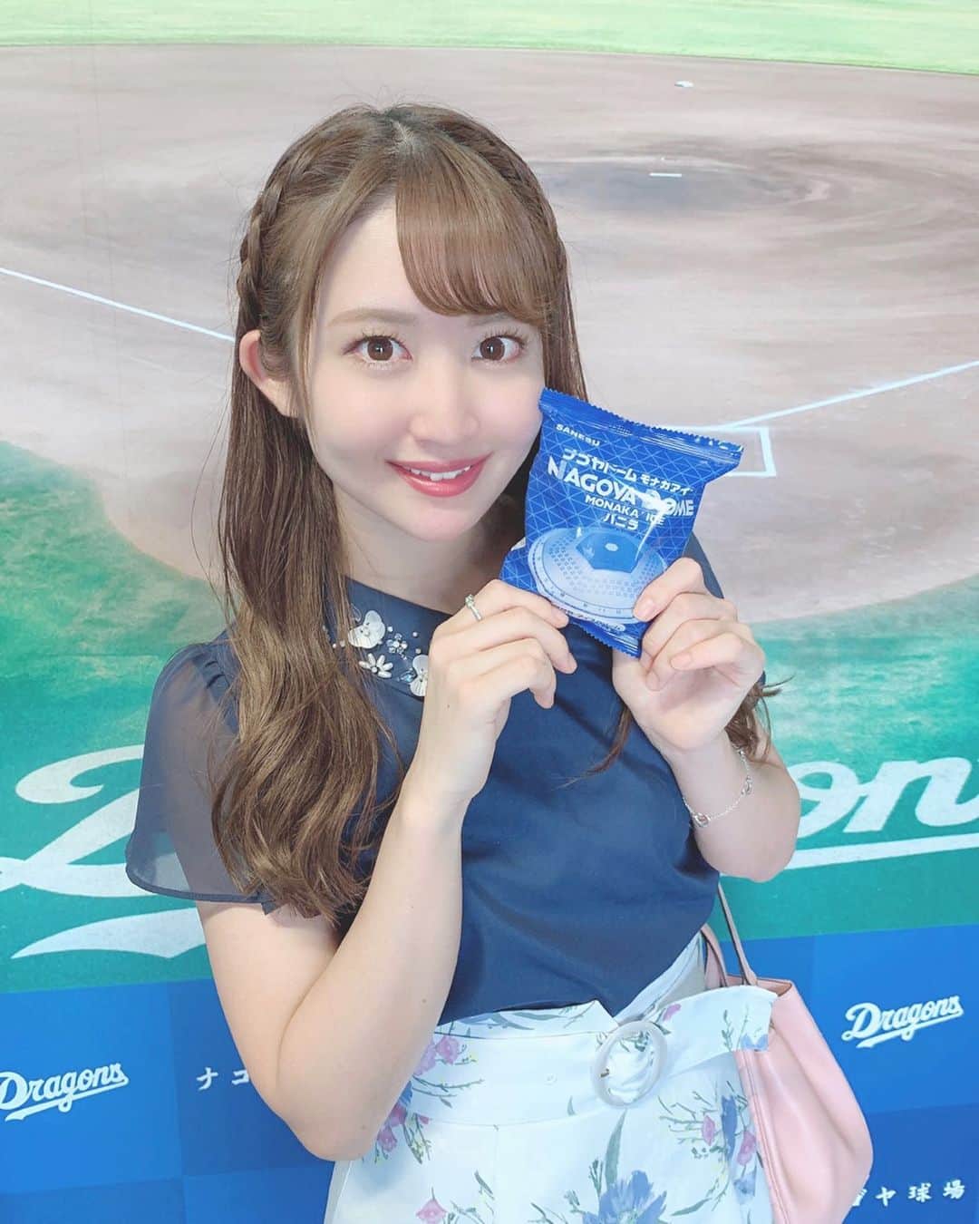 のインスタグラム：「♡ . 先日ナゴヤ球場最終戦が終わって 今シーズンは取材やプライベートでも ナゴヤ球場に沢山行けてよかったです⚾️🌸 . 選手の皆さんの熱い戦いに感動と パワーを頂きました🥺🥺🥺❤️ . #dragons #dranavi #dranavicat #starcat #nagoya #baseball #apuweiserriche #willselection #ootd #coordinate #fashion #instafashion #instagood #instagramjapan #japanesegirl #girls #中日ドラゴンズ #ドラゴンズ #中日 #ウエスタンリーグ #ナゴヤ球場 #キャットチャンネル #スターキャット #さわー野球 #沢井里奈」