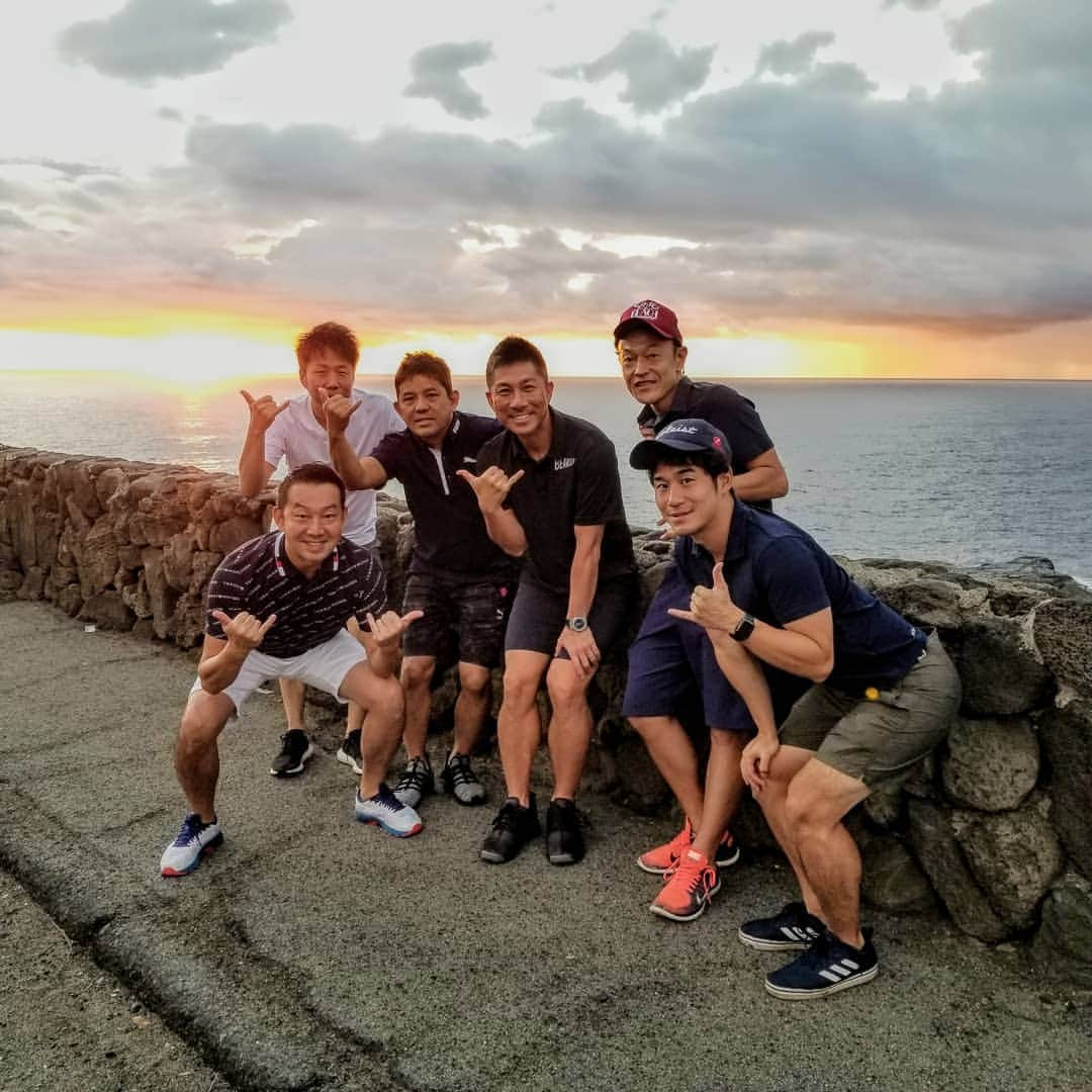 前園真聖さんのインスタグラム写真 - (前園真聖Instagram)「6時半のハワイでの日の出👍 #hawaii #日の出 #前園真聖」9月27日 5時30分 - maezono_masakiyo