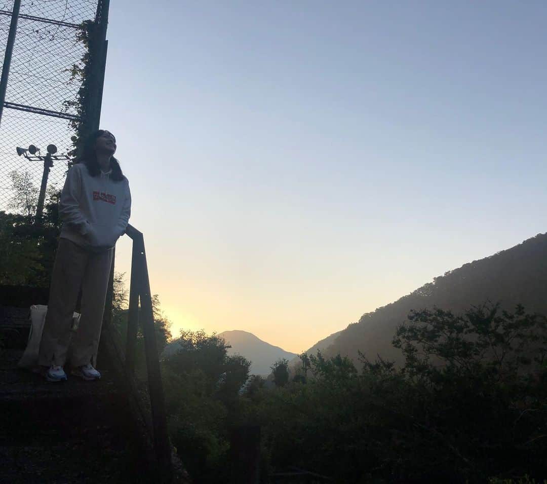 笛木優子のインスタグラム：「おっはよーございますーー🥰 今日も一日頑張りましょう🌲 （頭ボサボサ） #キューピーコーワiドリンク」