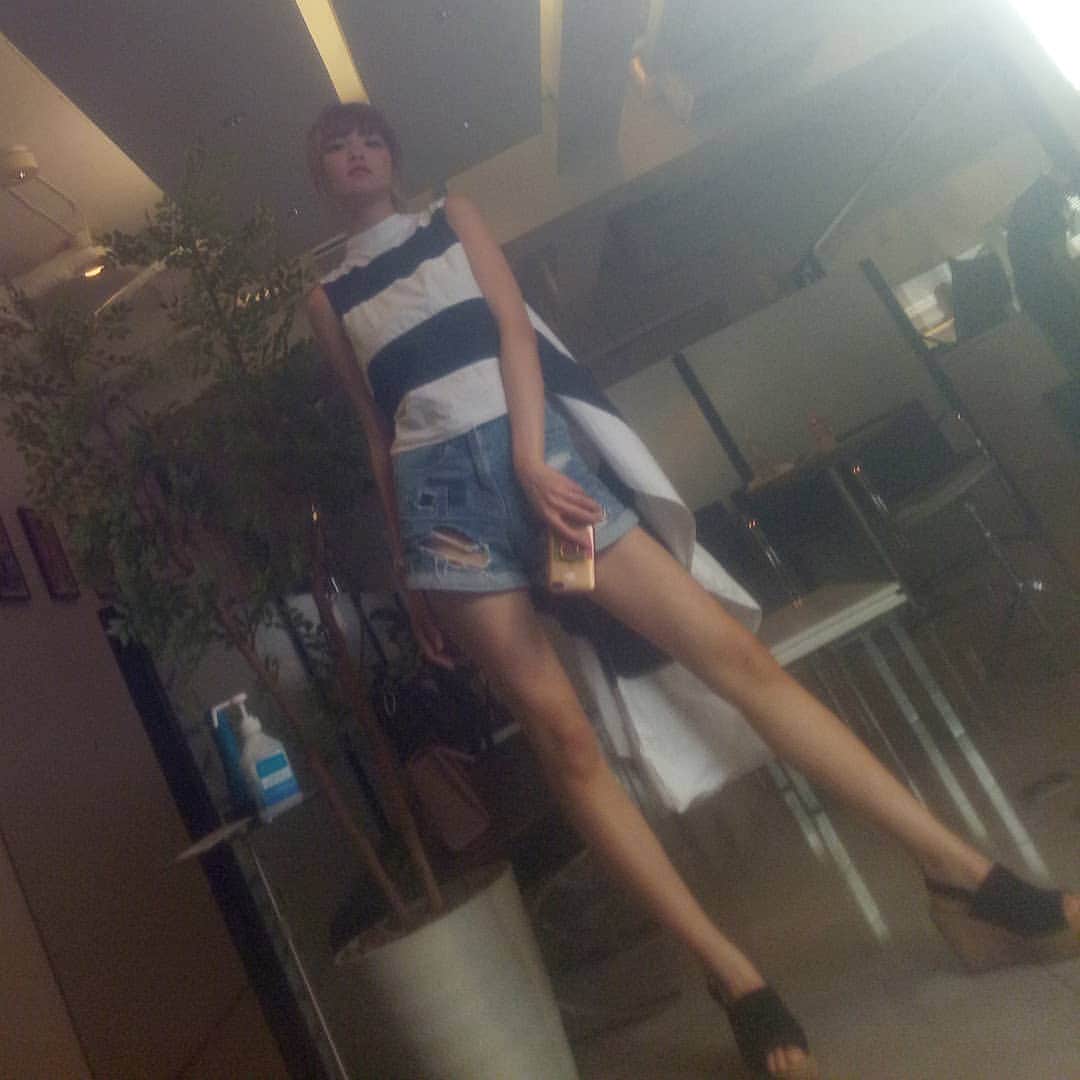 實近菜那（ななちゃら）のインスタグラム：「. . この度、實近菜那 ｻﾈﾁｶ ﾅﾅ は 日本最大級インターナショナルモデルエージェンシーである  SATORU JAPAN 🇯🇵 #サトルジャパン  に、特待生として合格致しました😭🙏 社長面談では、とてもためになる話をしてくださって、トップモデル事務所に恥じないように、これからこの事務所に全力で結果を残せれたらなと思ってます！  マネージャーの皆様、 ファンのみんな、これからも よろしくお願いします❕💛 . 久しぶりの投稿なのでリプ返したい！ みんな絡みましょー💛 . . #satorujapan  #モデルエージェンシー #モデル #事務所 #グローバル #global #international #japan #170cm #高身長 #實近菜那 #さねちかなな #instagram #instafashion #fashion  #リプ返」