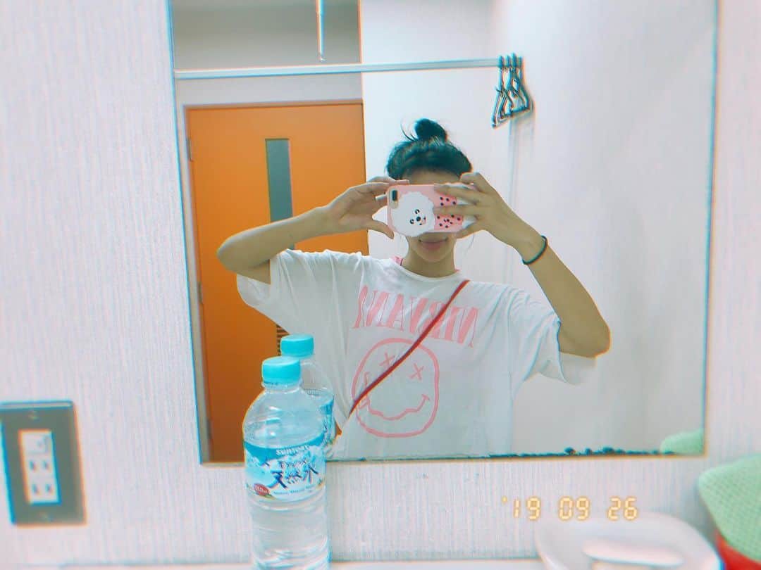 小山桃さんのインスタグラム写真 - (小山桃Instagram)「ジム行ってきた🏋️🏻‍♀️しっかり絞らないとね❗️❗️❗️本気ダイエットです👍🏻 ランニングと筋トレの後はしっかりストレッチするんだけど、体固くなってた😱 毎日ちゃんとストレッチもしないとね🧘🏻‍♀️ #小山桃 #selfie #japanesegirl」9月26日 22時31分 - momoko_pu