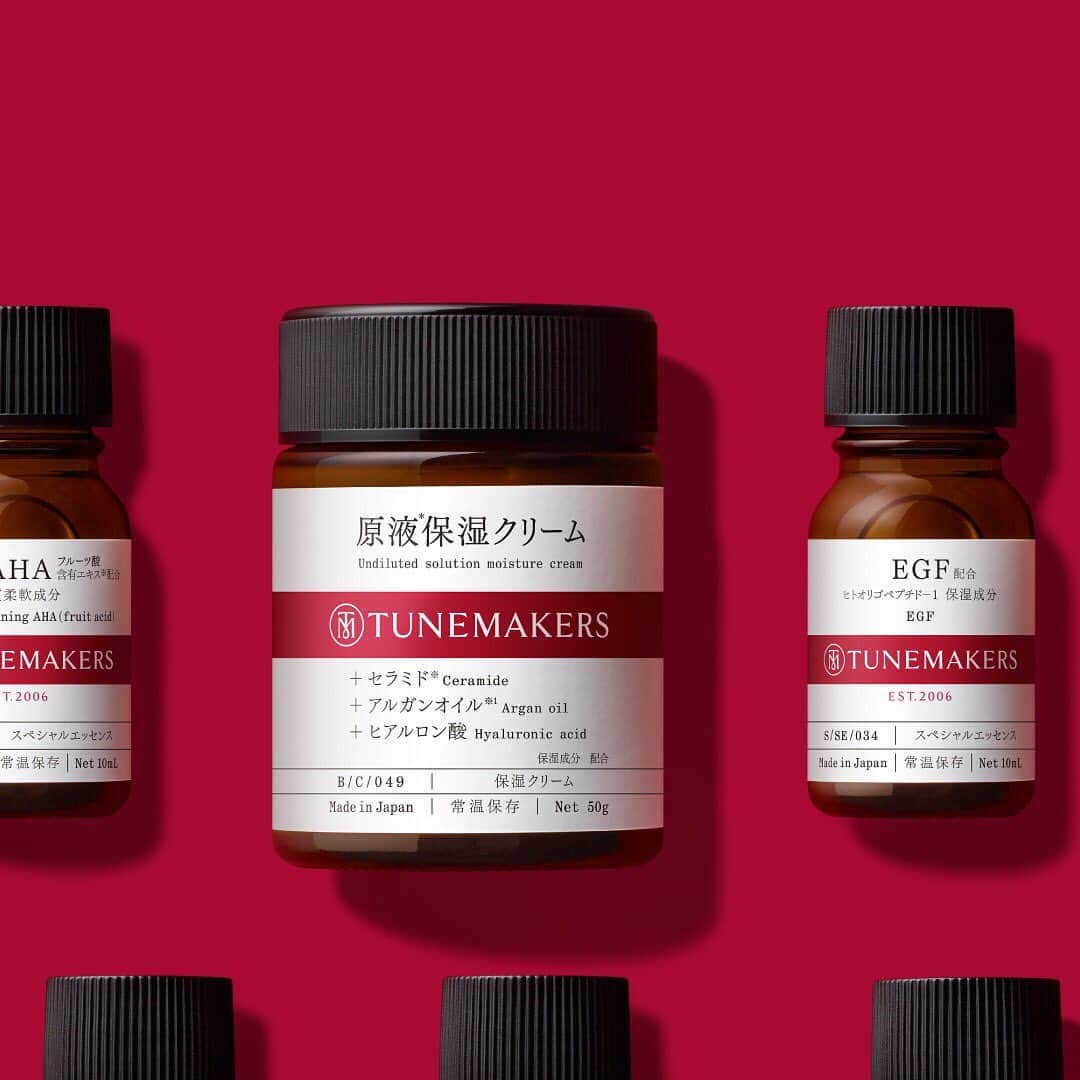 チューンメーカーズ公式のインスタグラム：「１.﻿ 2019年9月26日、TUNEMAKERSが生まれ変わりました。﻿ 原液で、あなたの肌にもっと驚きと喜びを。﻿ ﻿ ﻿ 高濃度の「原液」を中心とした原液美容ブランド、TUNEMAKERS。﻿ ﻿ その時々の、ひとりひとりの肌悩みに応える、幅広い原液ラインアップは、2006年の誕生以来、多くの人たちに支持されてきました。﻿ ﻿ ﻿ #TUNEMAKERS #原液美容 #チューンメーカーズ #スキンケア #原液 #コスメ #cosmetics #カスタマイズ #リニューアル﻿」