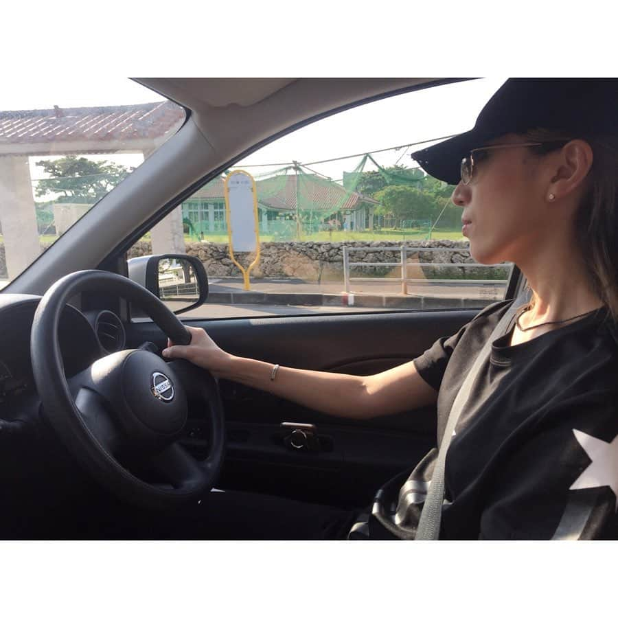 朝風れいさんのインスタグラム写真 - (朝風れいInstagram)「Drive🚗💨 ・ ・ ・ 2年前（6枚目）に比べたら、性別がハッキリしてきました😂笑笑 2年前は今に比べたら、性別が、ぼやっとしてました。爆 ・ ・ #thanksalot #love #clubmedkabira #クラブメッドカビラ #クラブメッド石垣島 #石垣島 #沖縄 #drive #成長 ？？🙄」9月26日 22時24分 - rei.wd