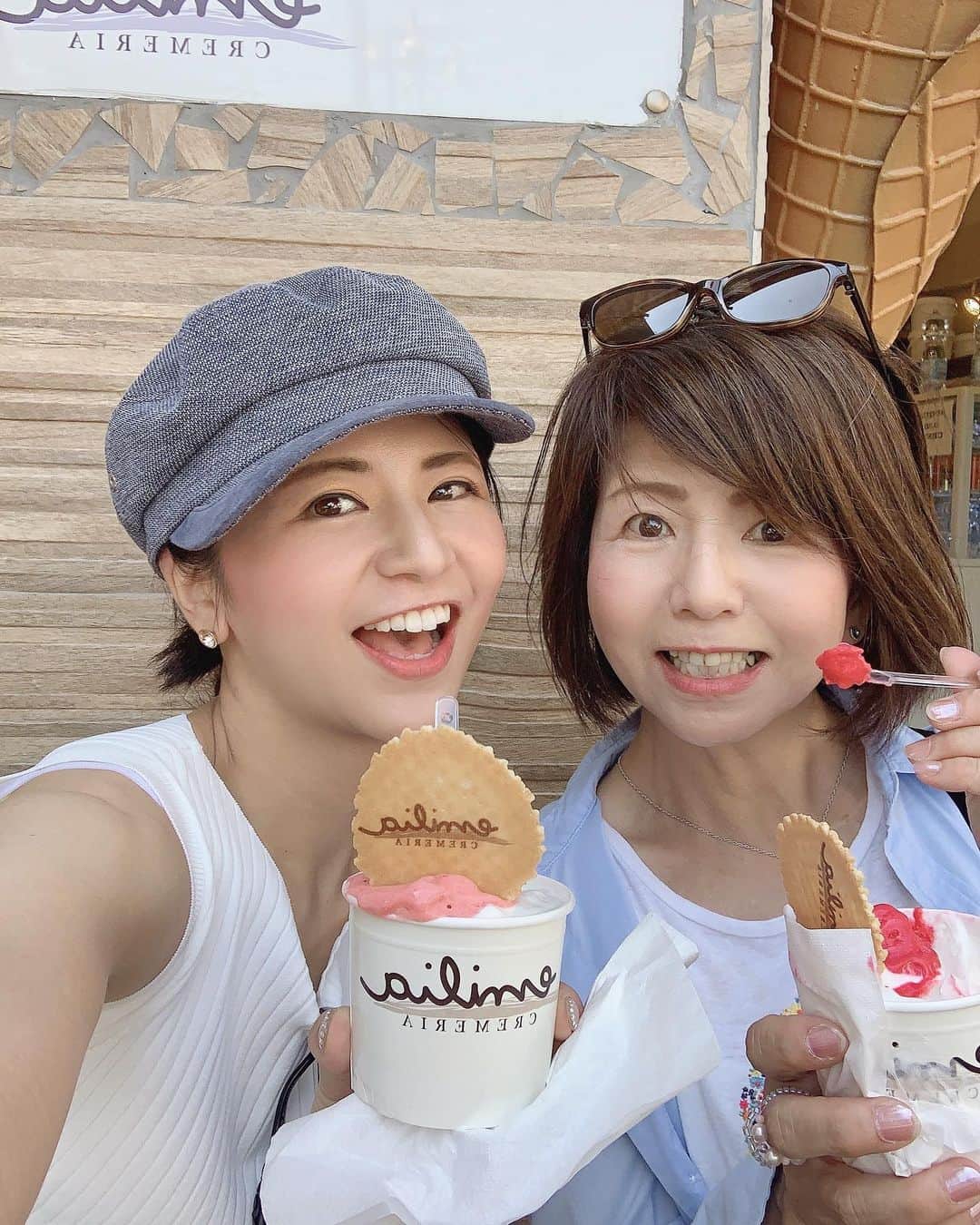吉村優さんのインスタグラム写真 - (吉村優Instagram)「gelato＠Pompei🇮🇹 * 帰り道に寄ってみた教会が 豪華すぎてあまりのキレイさに感激😍 写真におさまりきらず、 動画撮ってみたけど、、 動画にもおさまらない〜〜🤣🤣 * #gelato #sweets #italia #italy  #ジェラート #アイス #教会」9月26日 22時45分 - yuyoshimura87