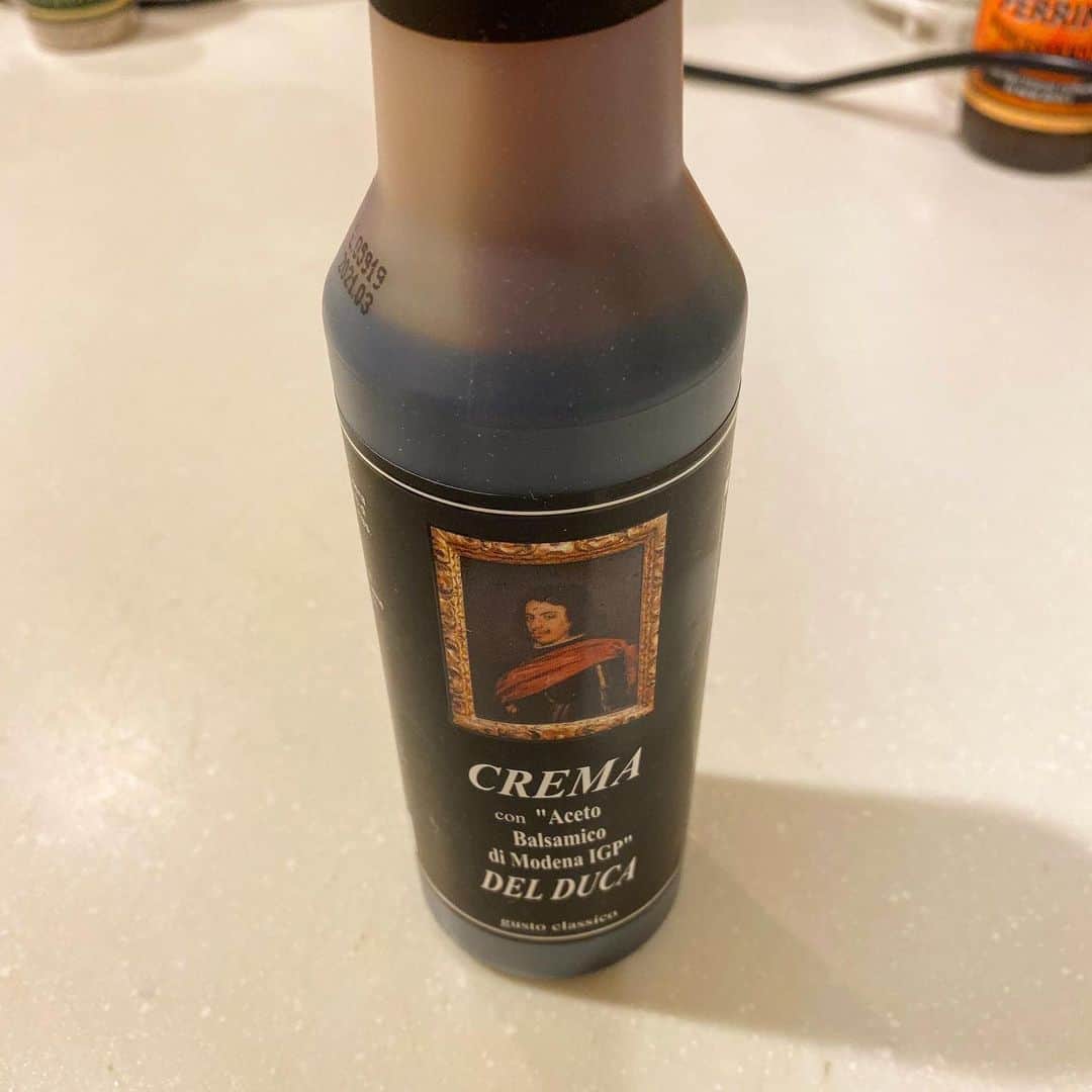 小川貴之のインスタグラム：「バルサミコソース バルサミコ酢煮詰めて作るのが面倒な方 オススメです(煮詰めてる時嗅ぐと鼻いかれるし)」