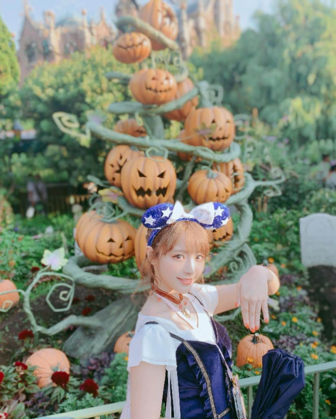 桃乃木かなさんのインスタグラム写真 - (桃乃木かなInstagram)「ディズニーハロウィン🎃🙌 やっぱり四季の中で1番好き！牛カルビコーンも1番好き！今日コスプレしてる人少なかったのかな？また10月行けたらいいな〜🕺 明日は撮影だ〜〜〜🙄」9月26日 23時59分 - kana_momonogi