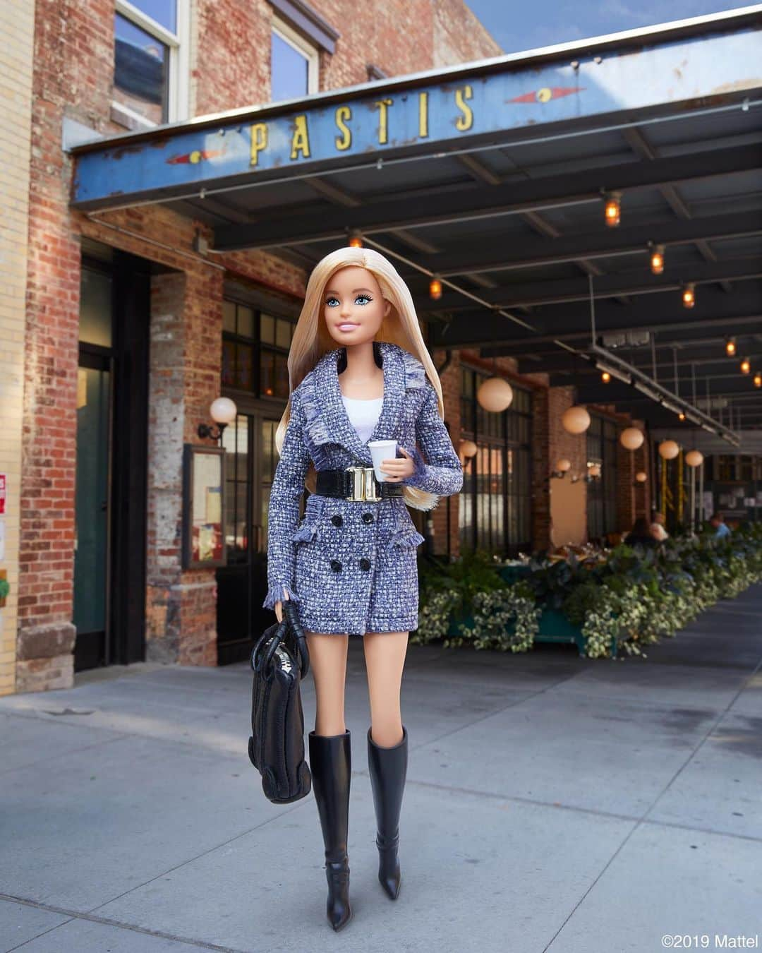 バービーさんのインスタグラム写真 - (バービーInstagram)「Snagging the perfect table at @PastisNYC! This iconic restaurant has recently returned, a must-visit for this trip! ✔️ #pastisnyc #barbie #barbiestyle⁠」9月26日 23時57分 - barbiestyle