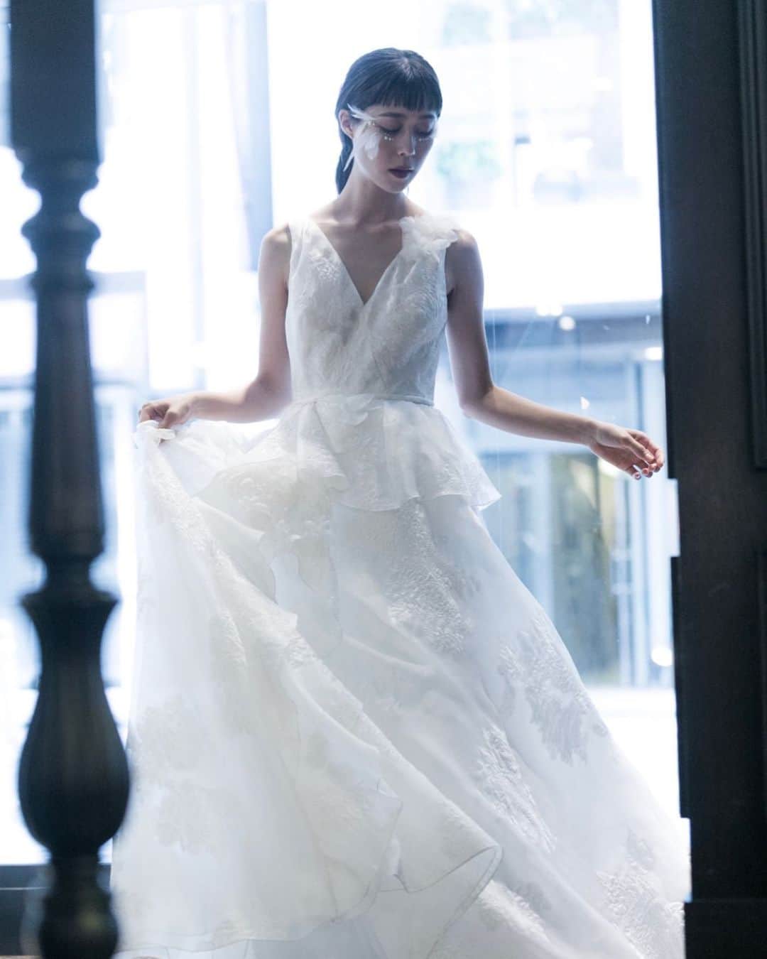 JUNOさんのインスタグラム写真 - (JUNOInstagram)「MARCHESA "PRICILLA"﻿﻿ ﻿﻿ ﻿﻿ シルクオーガンジーの美しさは﻿ 自然光に溶けてしまいそうな﻿ 透明感ある花嫁に導きます... ﻿ ﻿ ﻿ たくさんの花嫁の運命のドレスと﻿ なりますように。 ﻿﻿ ﻿ ﻿﻿ #juno﻿﻿﻿﻿﻿﻿ #junowedding﻿﻿﻿﻿﻿﻿ #wedding﻿﻿﻿﻿﻿﻿ #weddingdress﻿﻿﻿﻿﻿﻿ #dress﻿﻿﻿﻿﻿﻿ #inesdisanto﻿﻿﻿﻿﻿﻿ #MARCHESA﻿﻿﻿﻿﻿﻿ #antonioriva﻿﻿﻿﻿﻿﻿ #naeemkhan﻿﻿﻿﻿﻿﻿ #isabellearmstrong﻿﻿﻿﻿﻿﻿ #kennethpool﻿﻿﻿﻿﻿﻿ #ジュノ﻿﻿﻿﻿﻿﻿ #ウエディング﻿﻿﻿﻿﻿﻿ #ウェディング﻿﻿﻿﻿﻿﻿ #ウエディングドレス﻿﻿﻿﻿﻿﻿ #ウェディングドレス﻿﻿﻿﻿﻿﻿ #ドレス﻿﻿﻿﻿﻿﻿ #プレ花嫁﻿﻿﻿﻿﻿﻿ #イネスディサント﻿﻿﻿﻿﻿﻿ #マルケーザ﻿﻿﻿﻿﻿﻿ #アントニオリーヴァ﻿﻿﻿﻿﻿﻿ #ナイームカーン﻿﻿﻿﻿﻿﻿ #イザベルアームストロング﻿﻿﻿﻿﻿﻿ #ケネスプール」9月27日 0時08分 - juno_weddingdress