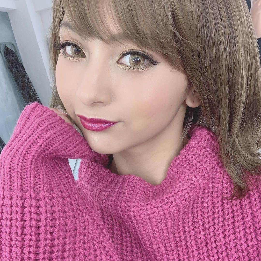 ゆきぽよさんのインスタグラム写真 - (ゆきぽよInstagram)「前髪切ったってゆう. 自己満ドッキリでしたごめんなさい。. . . 本当はウィッグでした👱🏾‍♀️❤️. ちらほら『ウィッグでしょ！！』. って気づかれてた🤣. . . @navanawig_official のウィッグ. 使ったんだけどめちゃ自然で. 凄く楽しかった🤙🏾✨. . . これからちょいちょいウィッグ使って. 楽しもうと思ってるからお楽しみに🥰. . . #イメチェン #ショートヘア #ウィッグ」9月27日 0時24分 - poyo_ngy