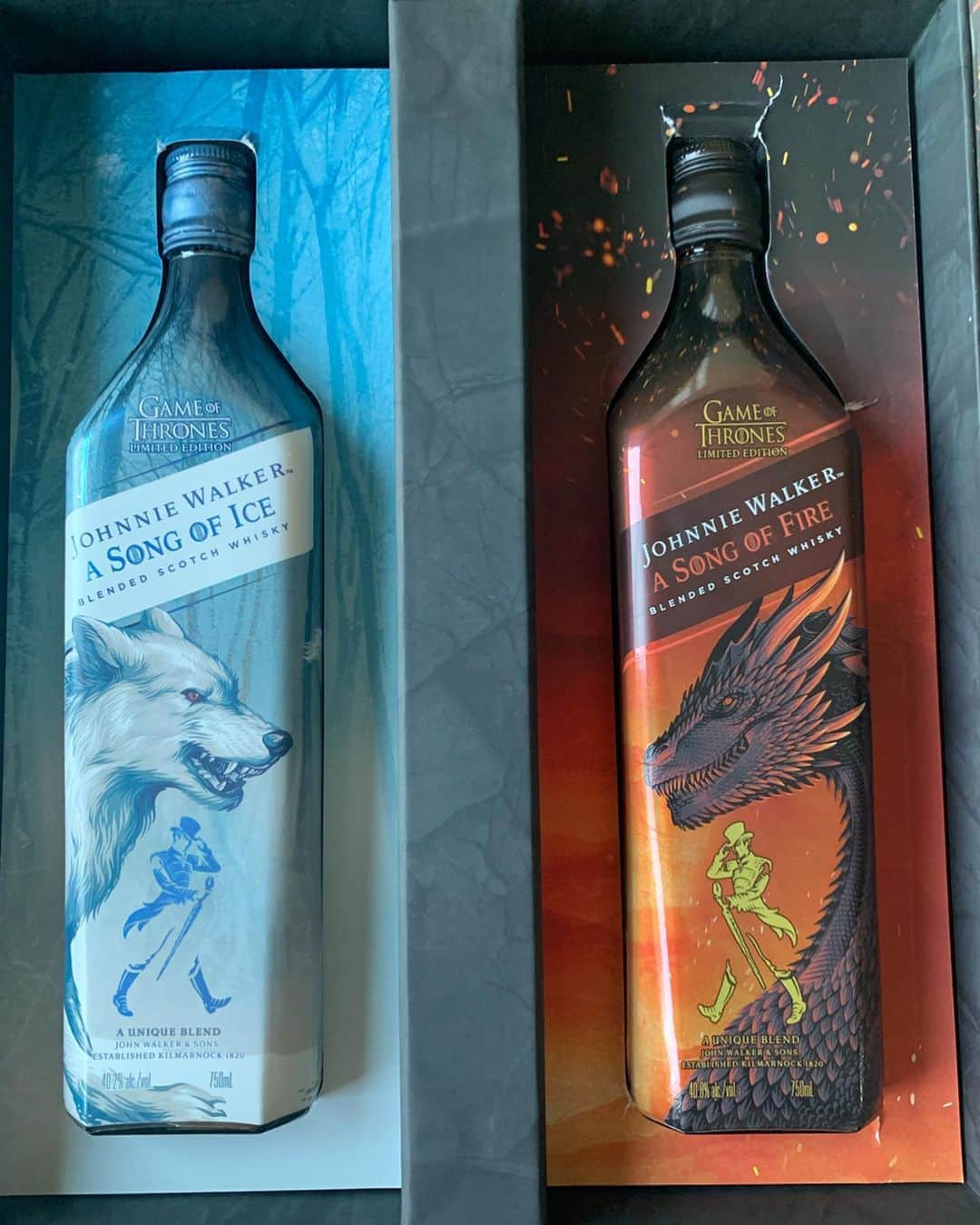 ピーター・ディンクレイジさんのインスタグラム写真 - (ピーター・ディンクレイジInstagram)「Thank you @johnniewalkerus and @gameofthrones for sending me these two awesome Game of Thrones themed Johnnie Walker bottles! #JWSongofIce #JWSongofFire」9月27日 1時16分 - peterdinklage