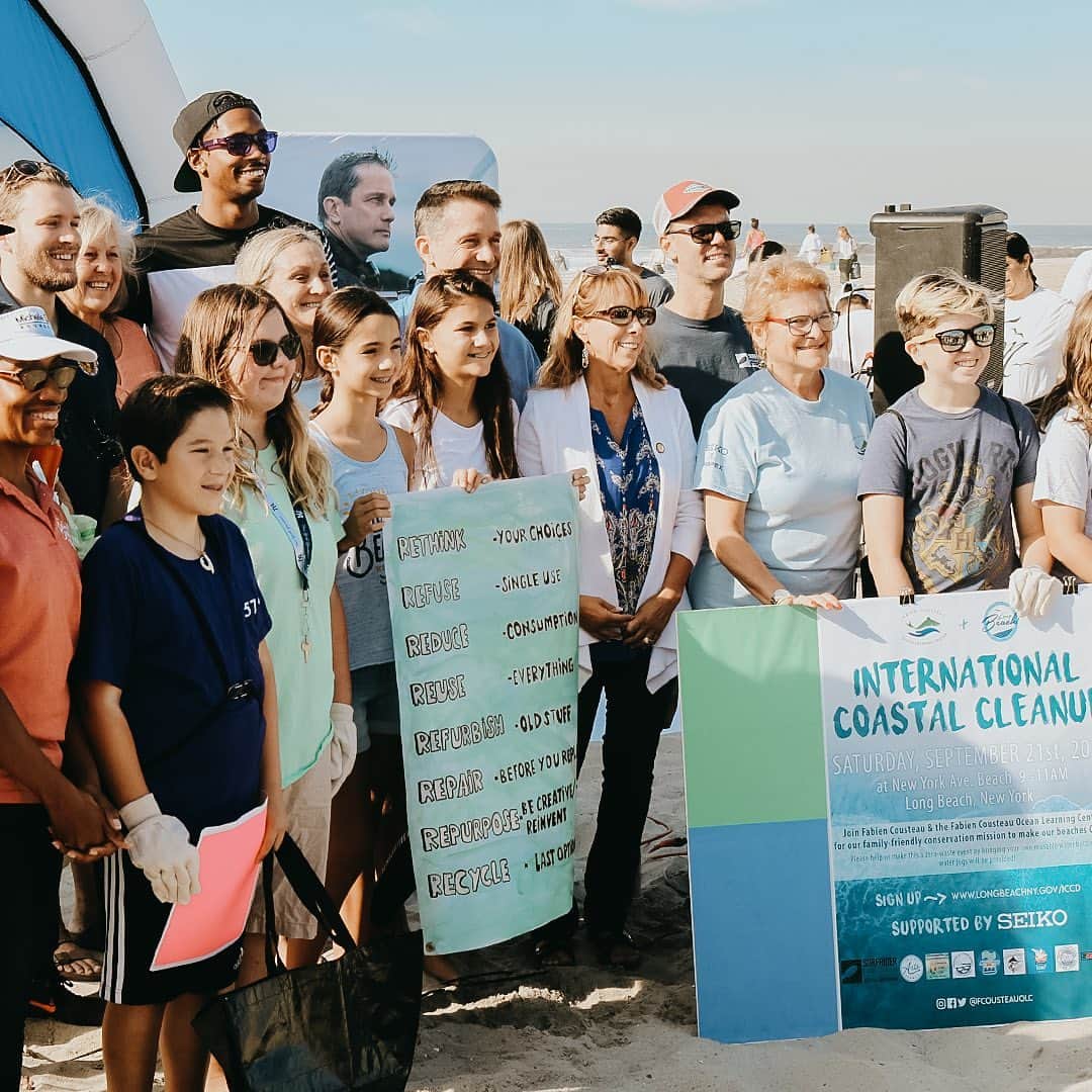 Seiko Watchesさんのインスタグラム写真 - (Seiko WatchesInstagram)「Seiko was proud to support brand ambassador and environmental advocate @fcousteau last weekend as he and an army of dedicated volunteers spent the day cleaning up the beach in Long Beach, New York. #internationalcoastalcleanup2019 #climateweeknyc」9月27日 7時07分 - seikowatchusa